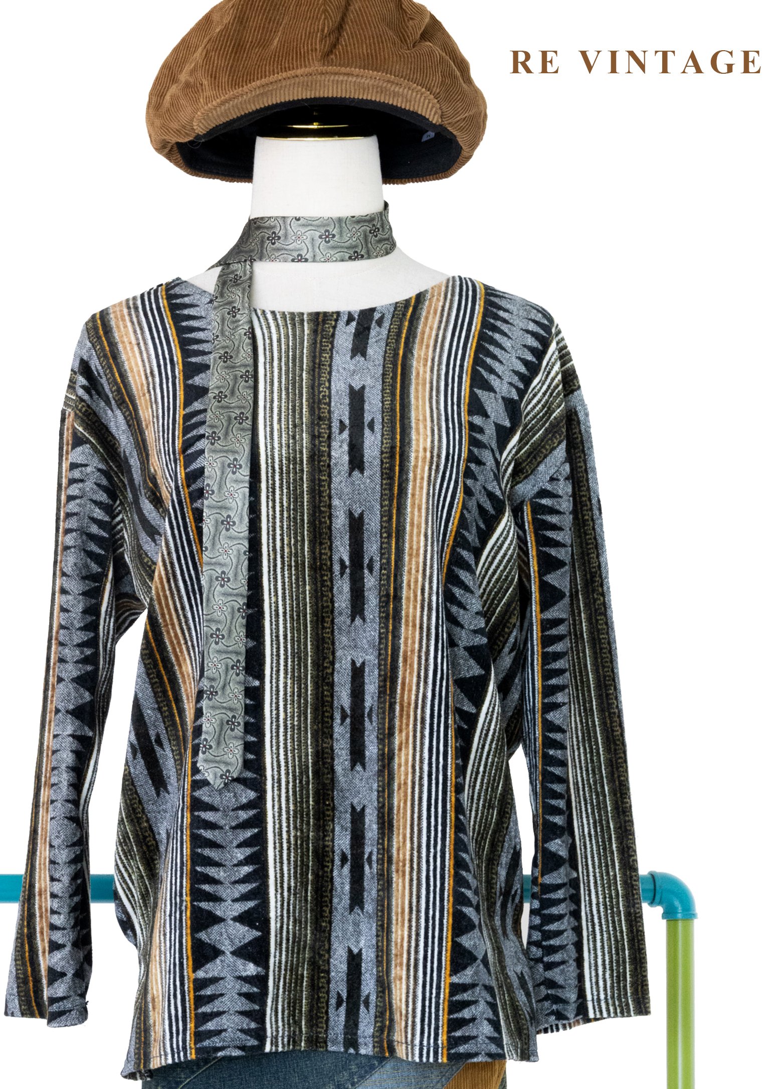 大地系圖騰線條異材絨布上衣