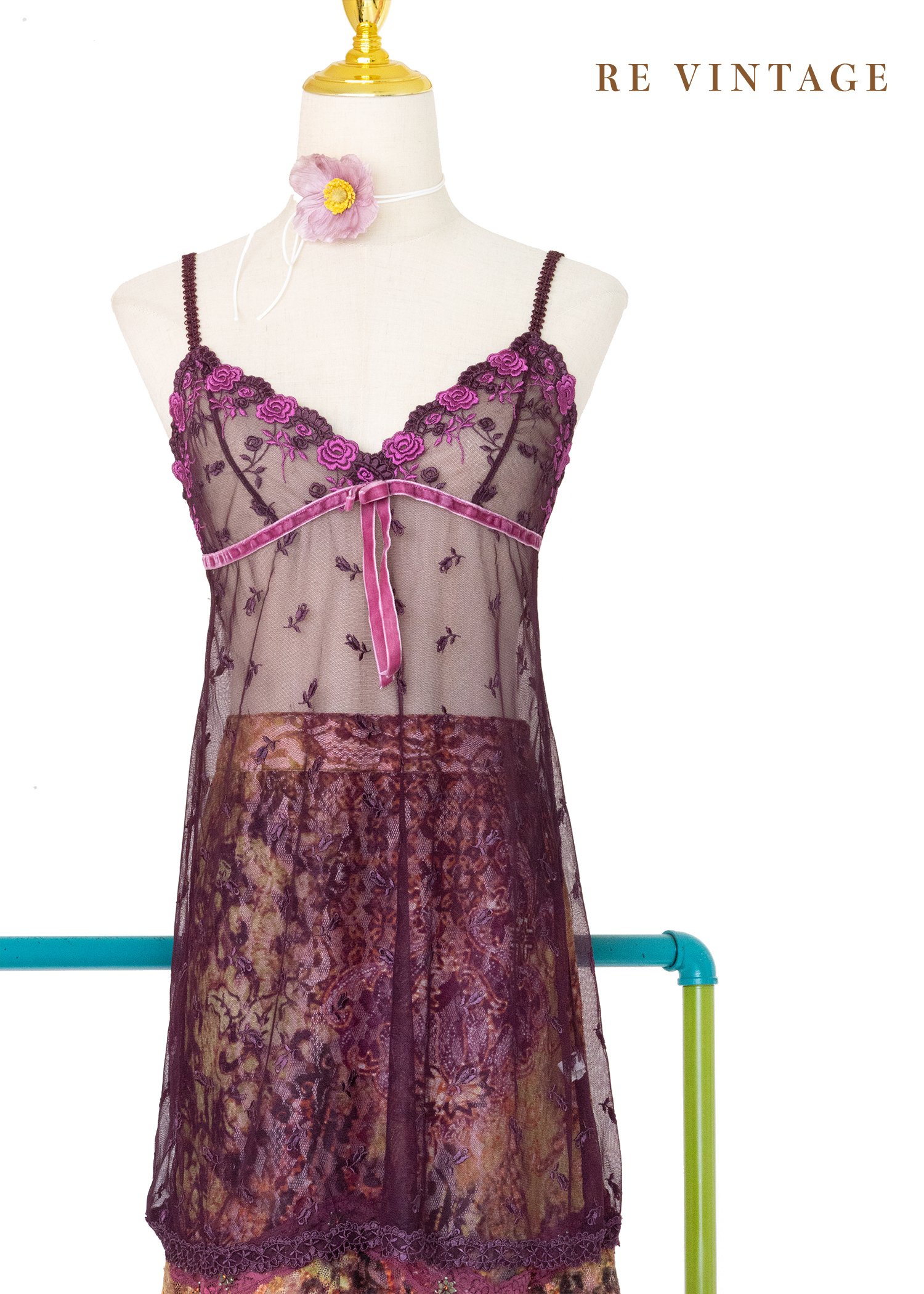 魔幻蕾絲細緻花紋透膚細肩帶背心