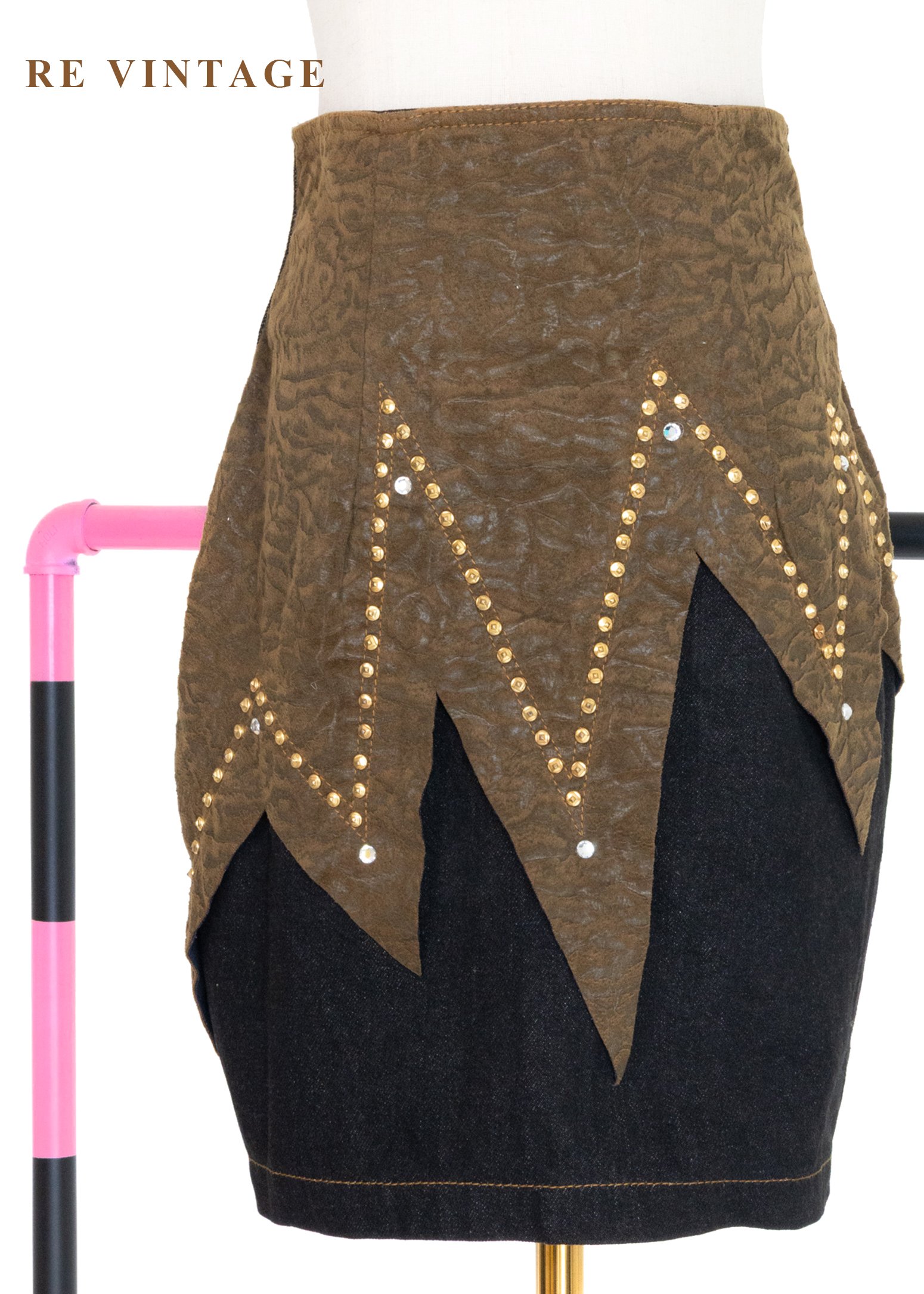 光影古銅雕紋牛仔短裙（26"）