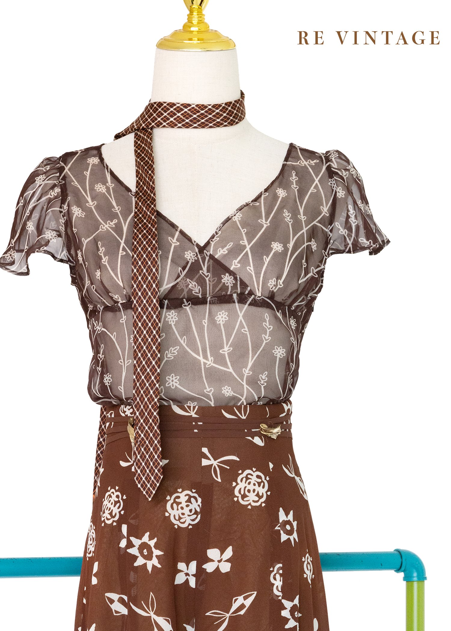 咖啡小白花透膚上衣