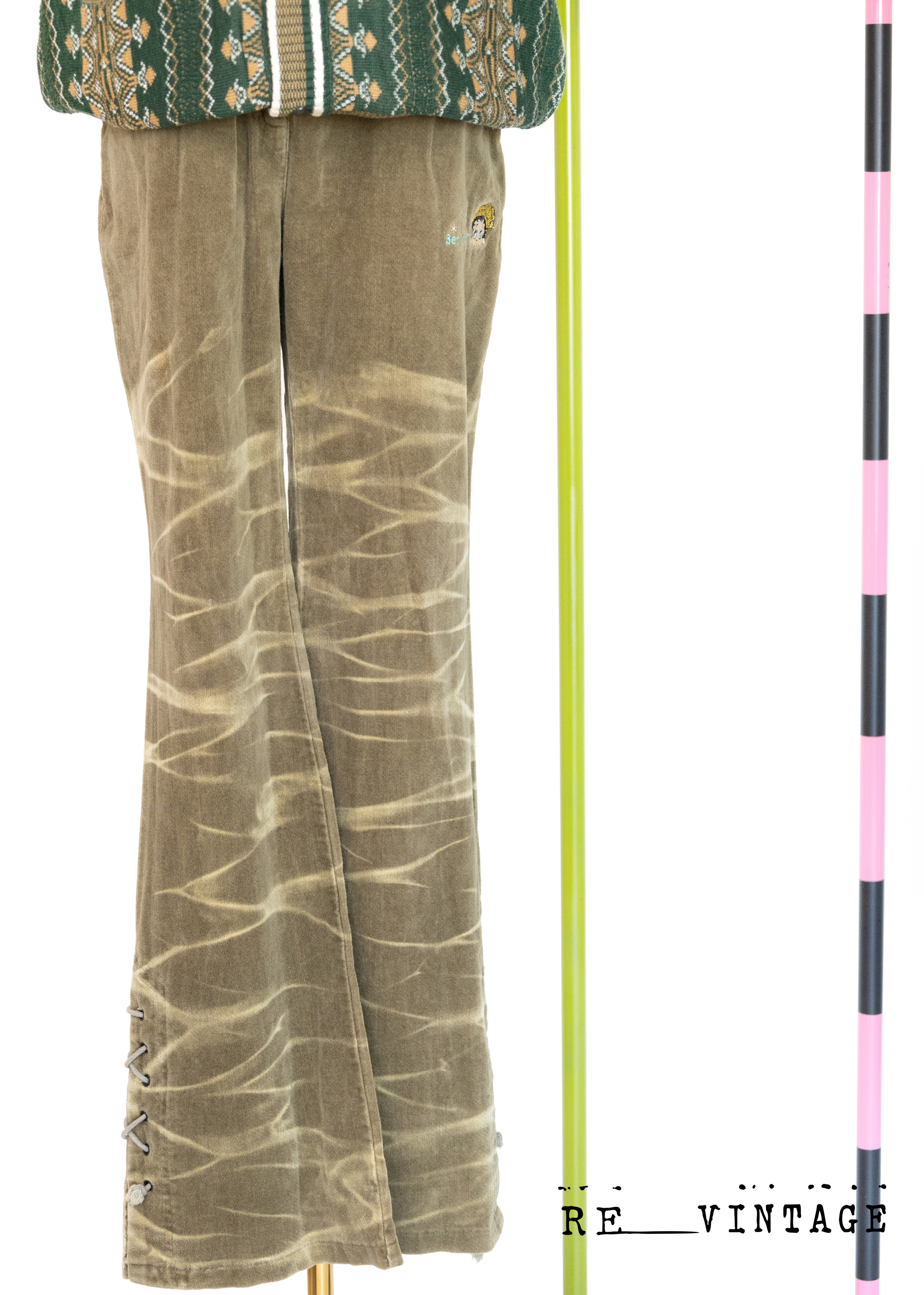 Betty 辣辣墨綠色波紋絨布喇叭褲