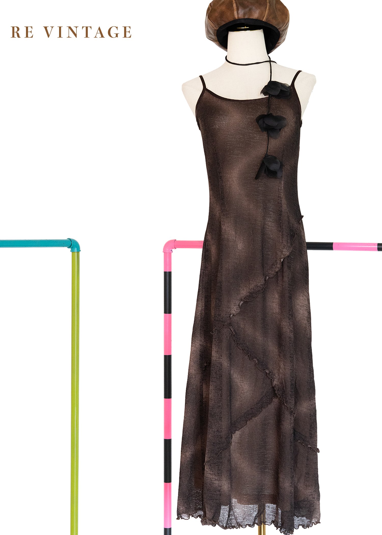 黑咖啡波紋立體拉花細肩帶長洋裝