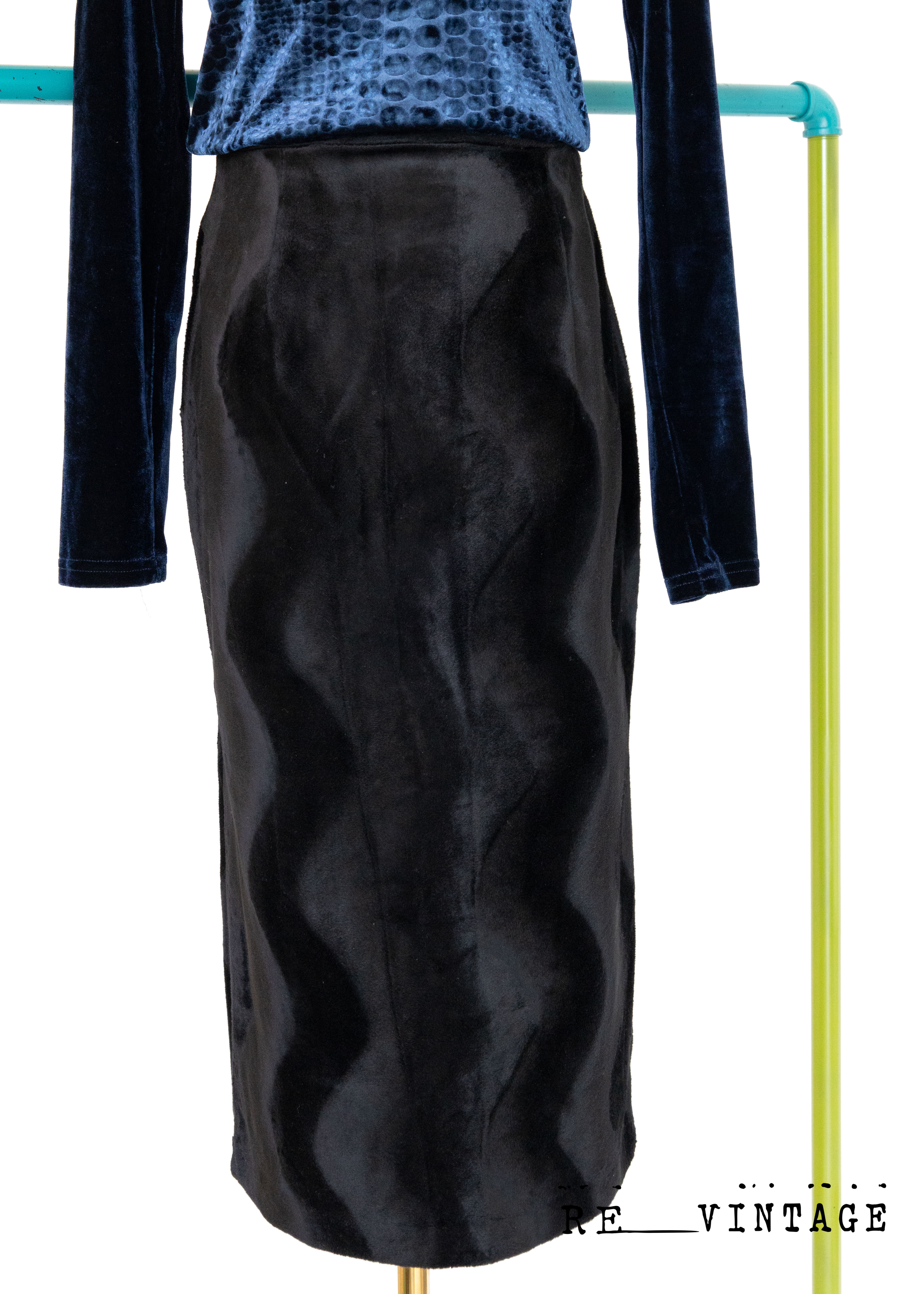 波波紋黑色絨布中長裙（25"）