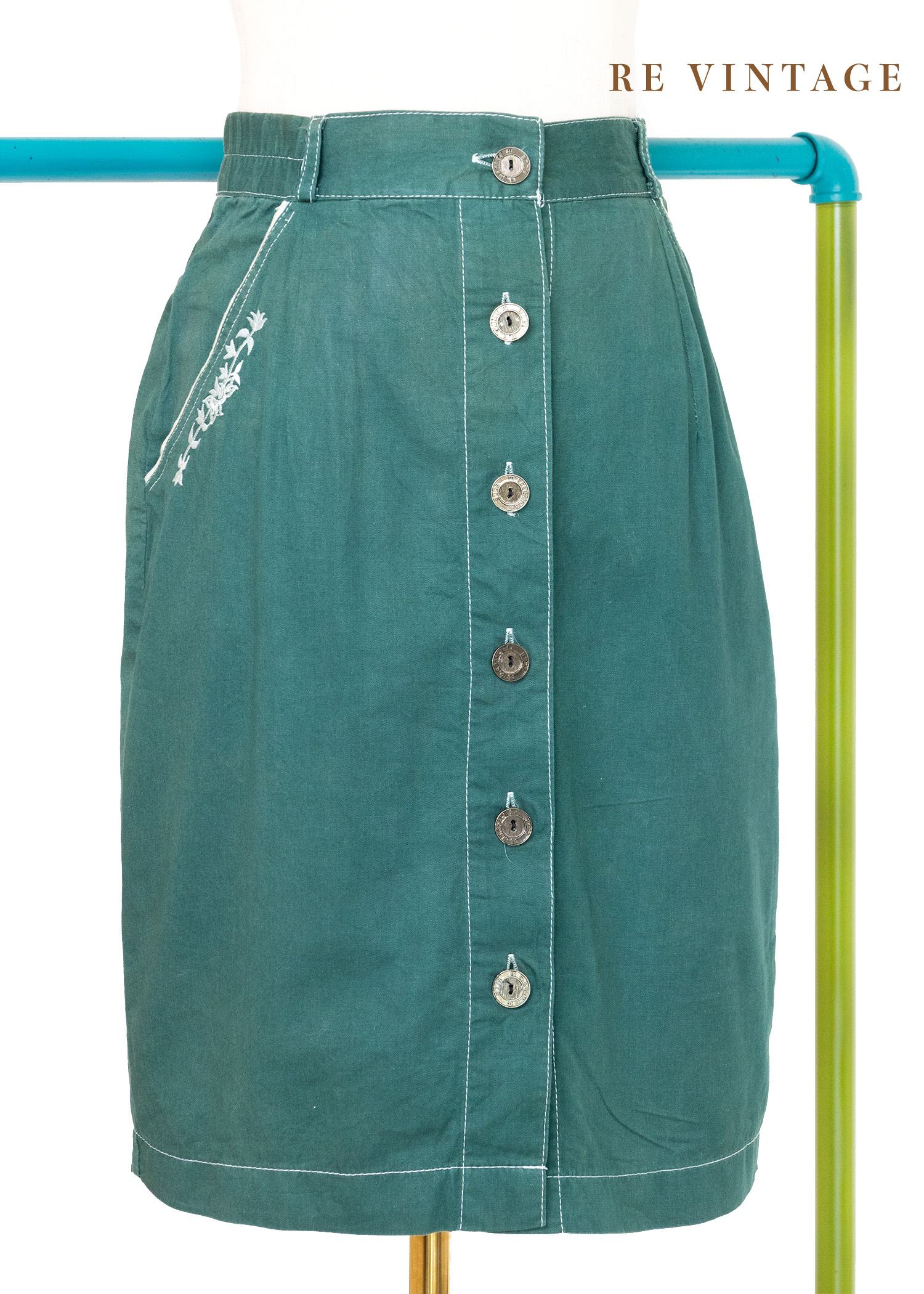 Evergreen 白色小花短裙（26"）