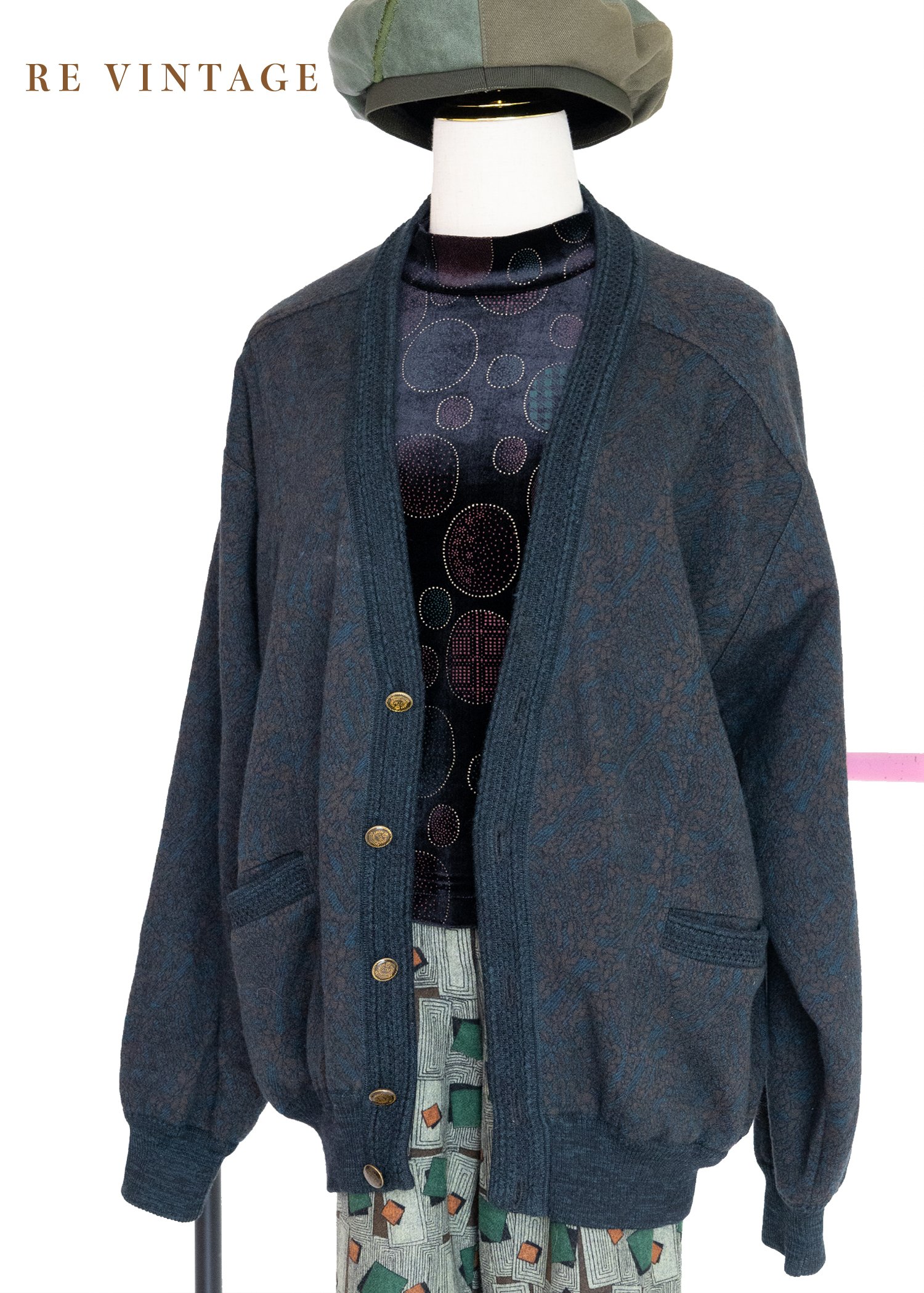 低調的綠棕色大理石紋路針織外套