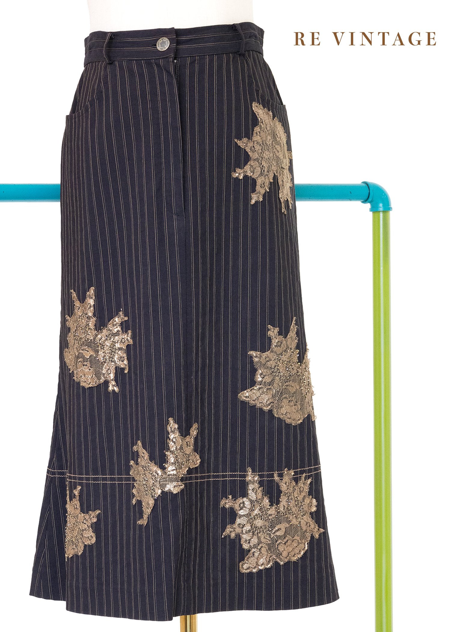 俐落の金花蕾絲拼貼線條及膝裙（27"）