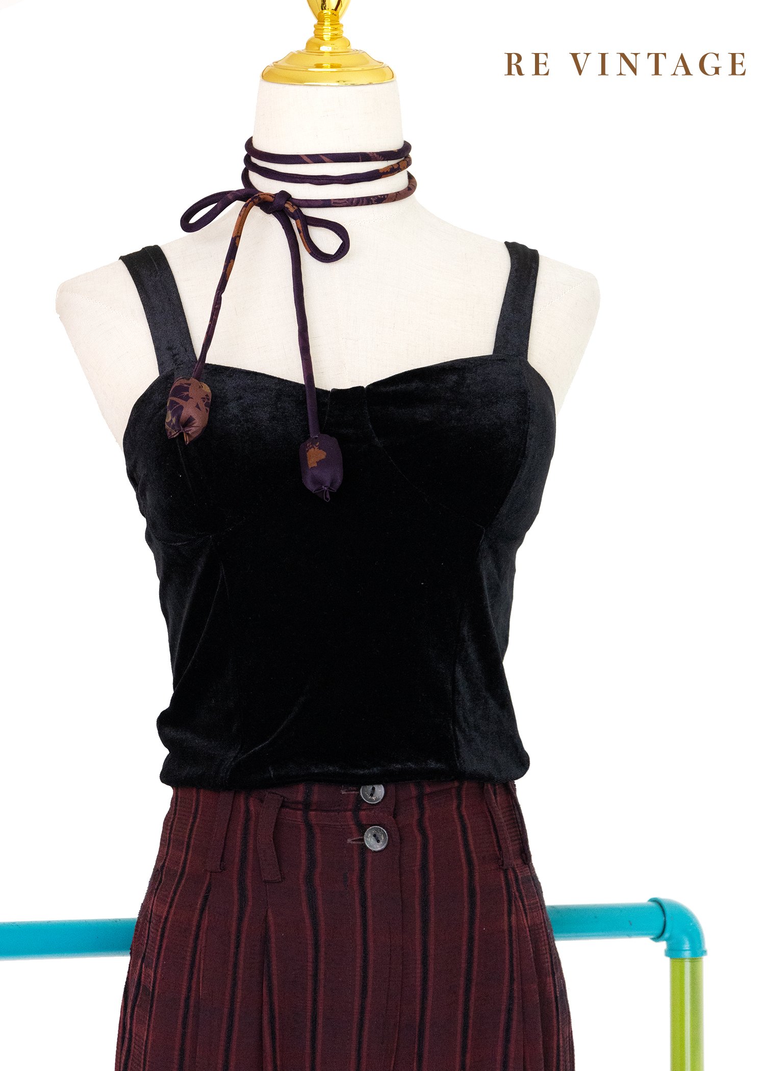 必備單品 - 黑絨布小背心