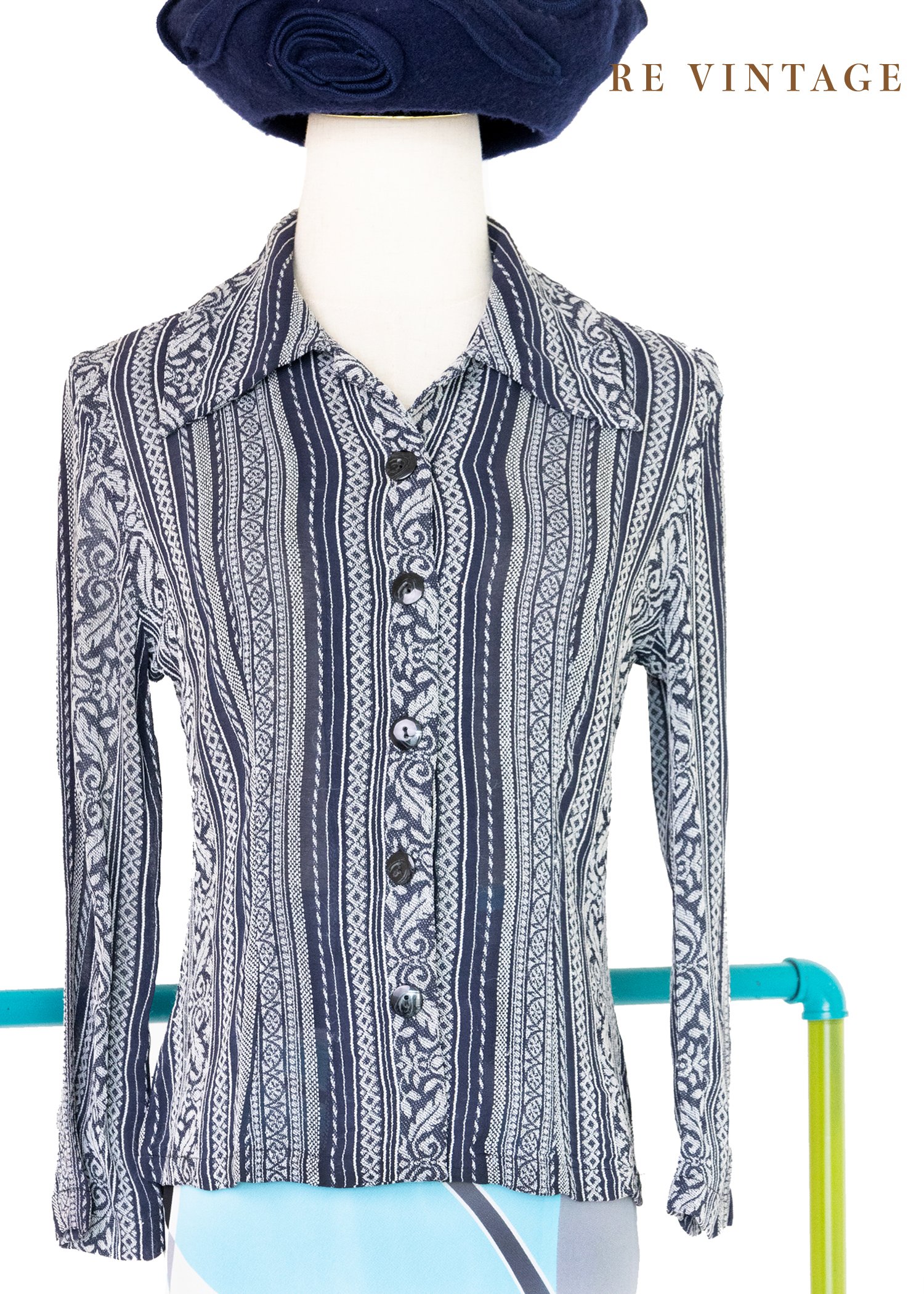 Chakra Art Meditation 深藍色上衣