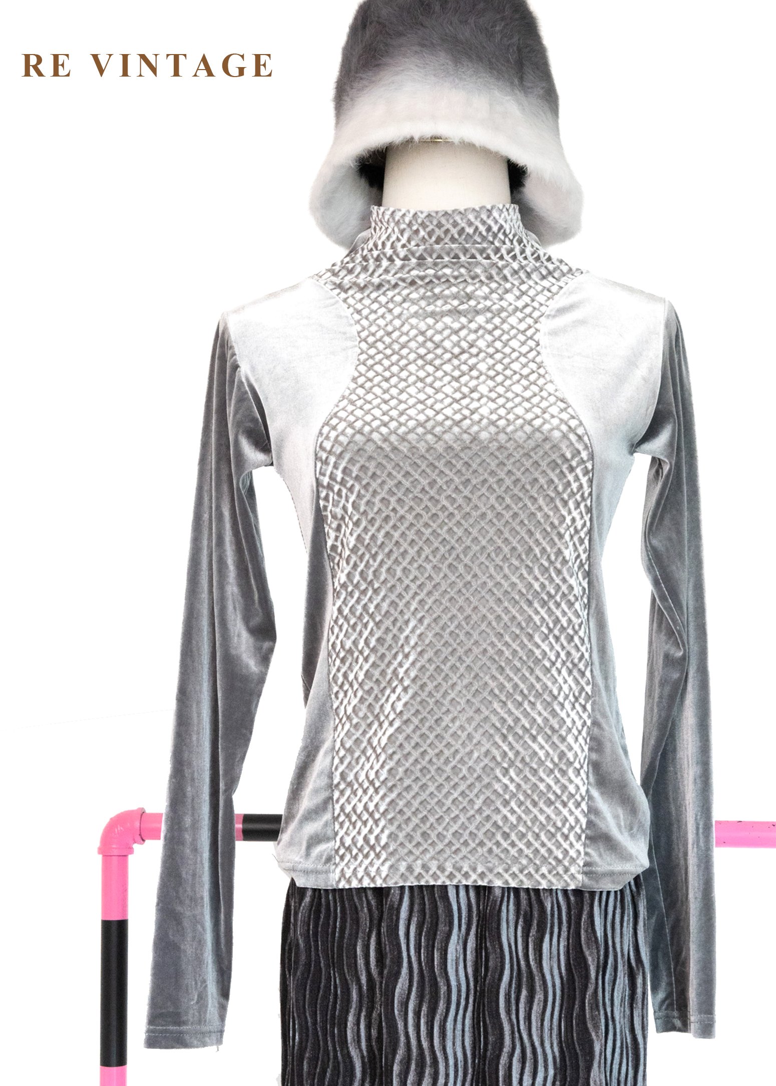 冰川代碼 - 銀灰色菱格絨布上衣