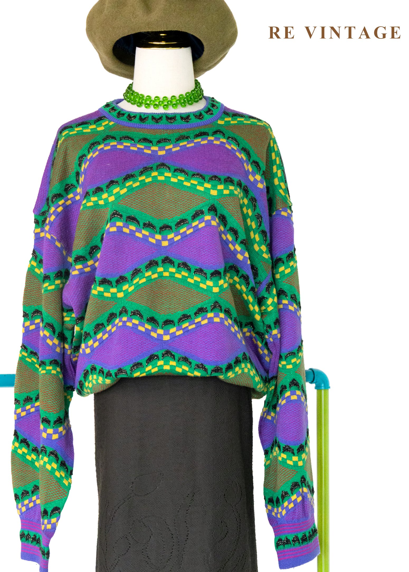 霓虹雜訊裡的幾何波浪針織毛衣