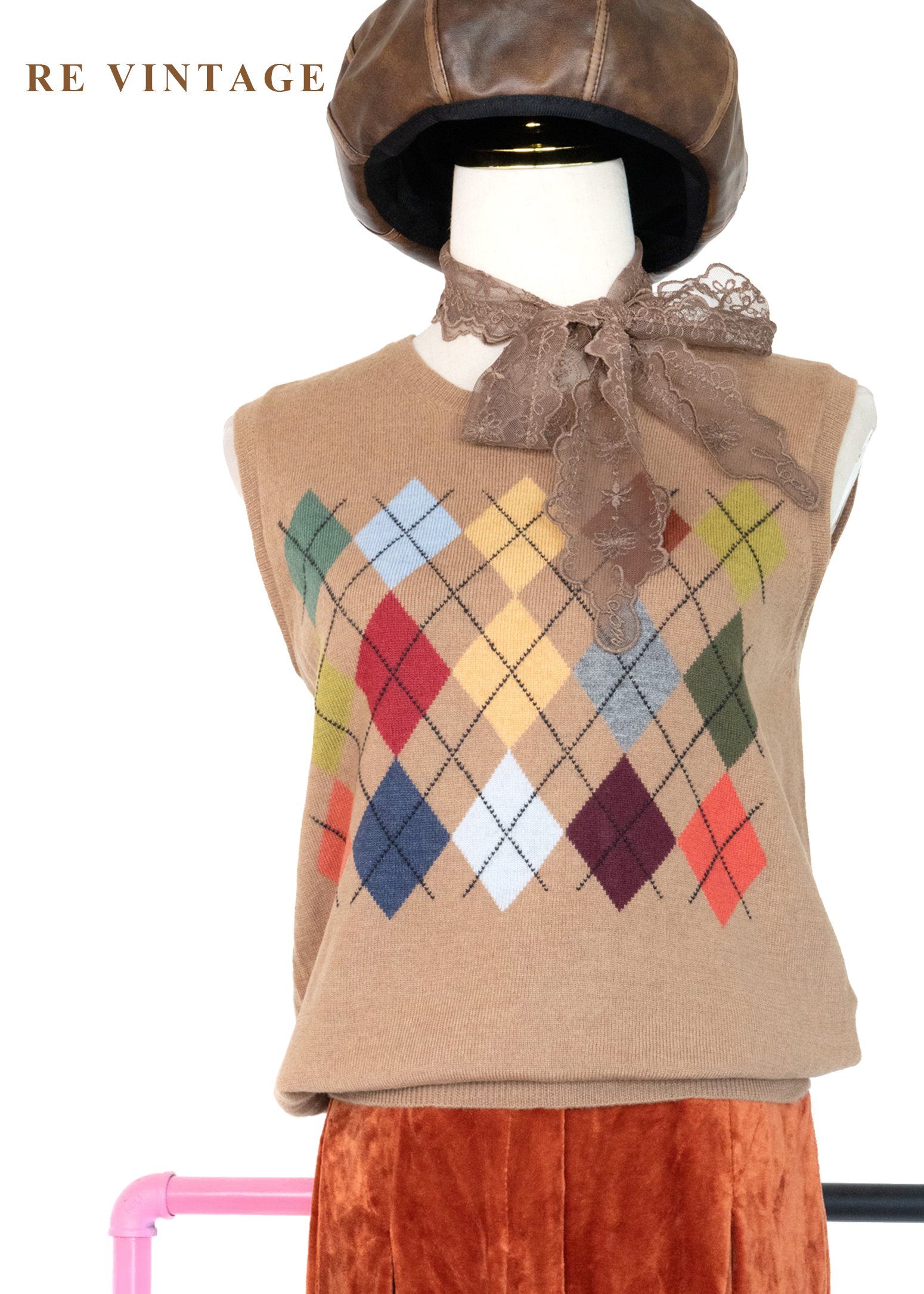 彩紅菱格學院筆記毛線背心