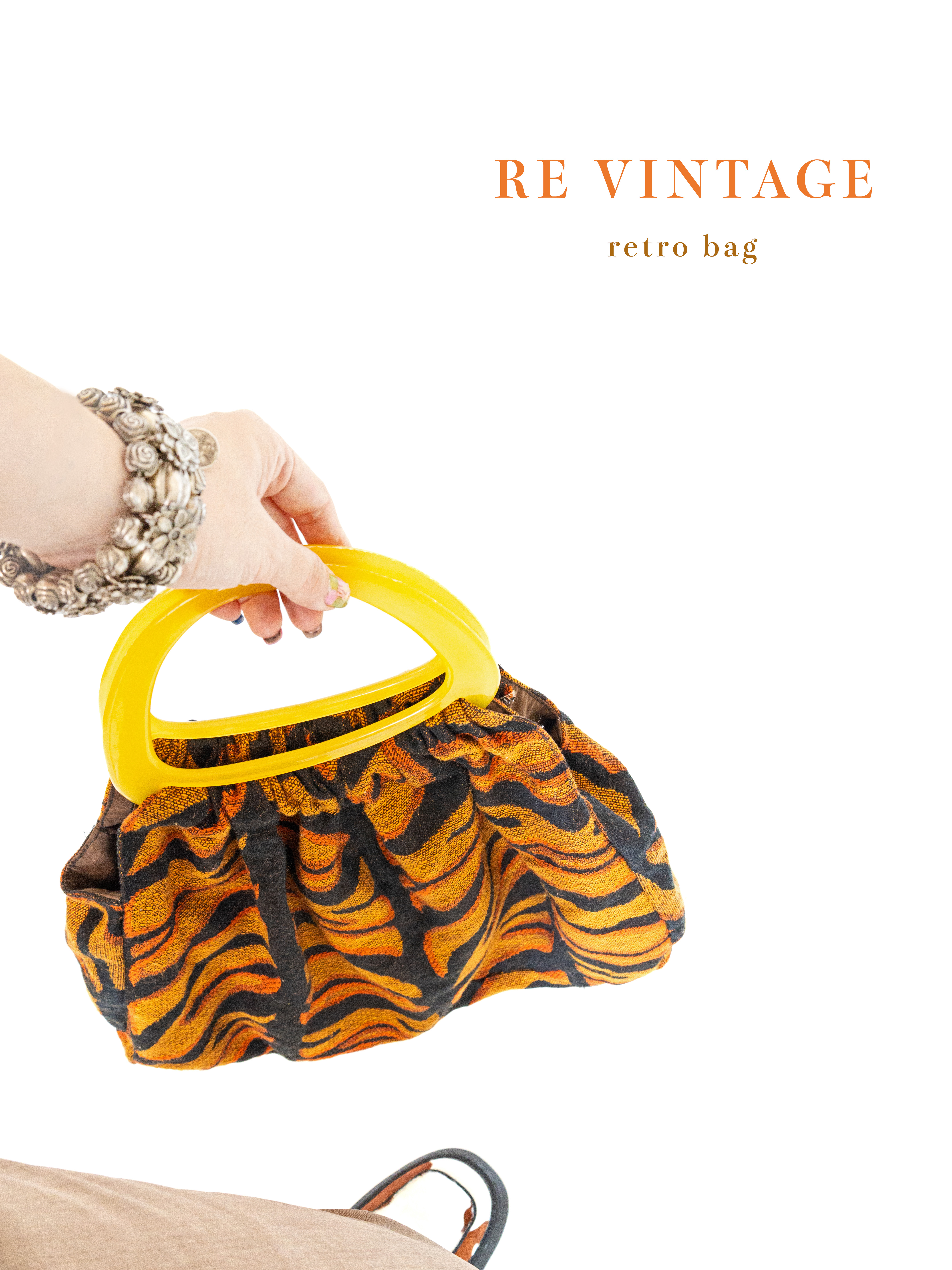 一個黃橘色有個性的復古包