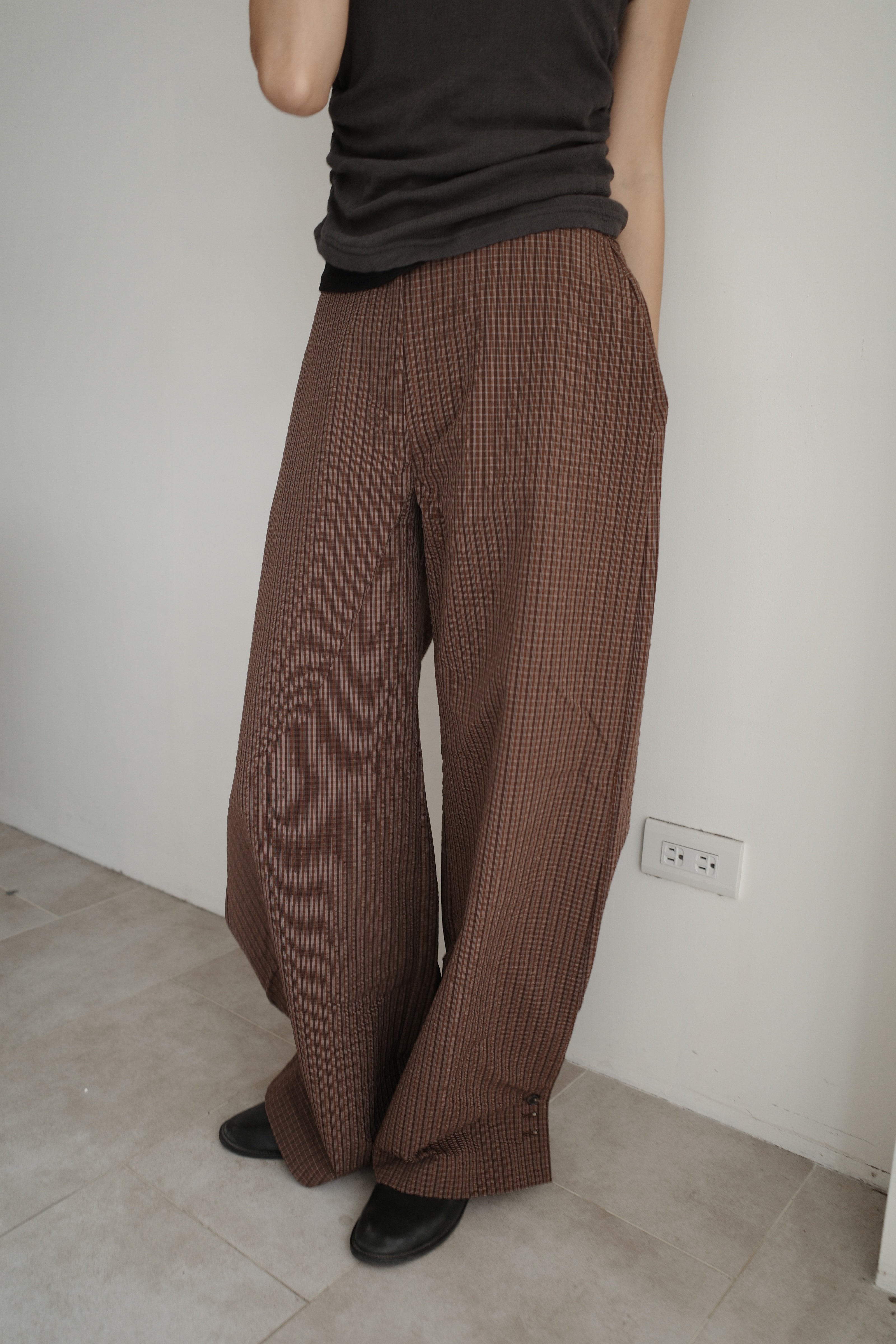 必買神褲！ 挺版下擺雙扣格紋褲