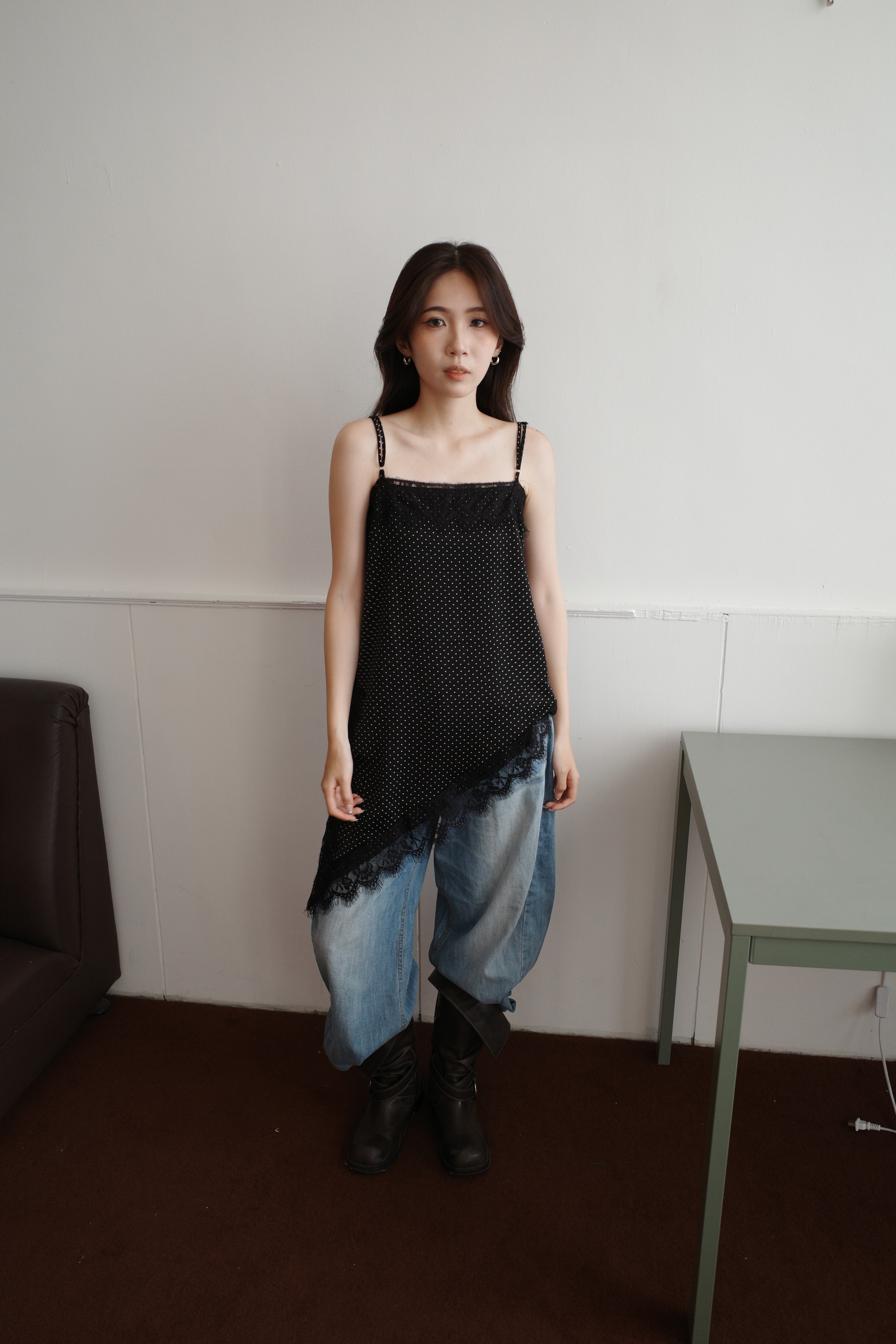 hot!! 波點拼接蕾絲斜切短洋