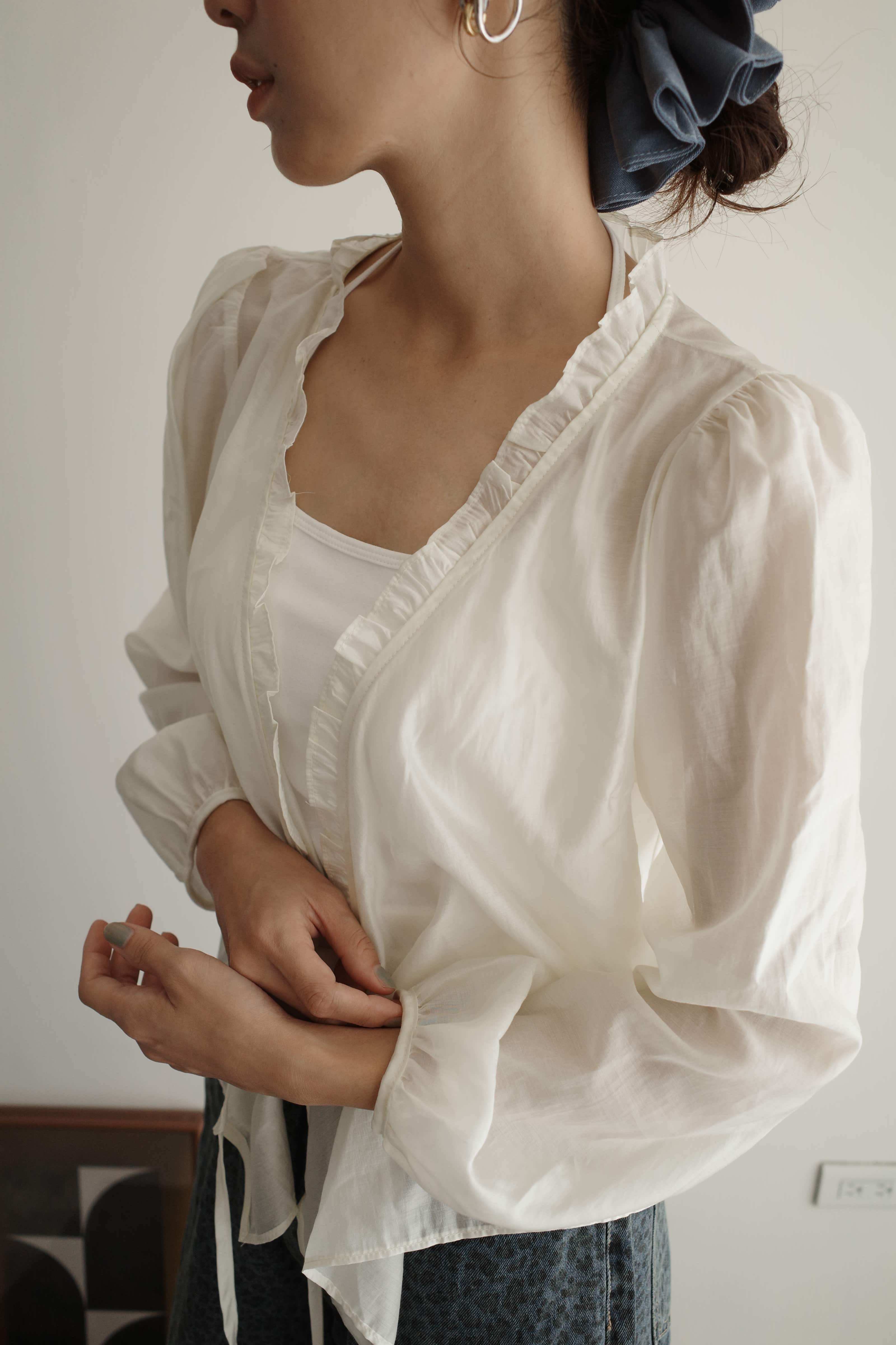 漂亮高級！仙氣緞面繞腰綁帶上衣