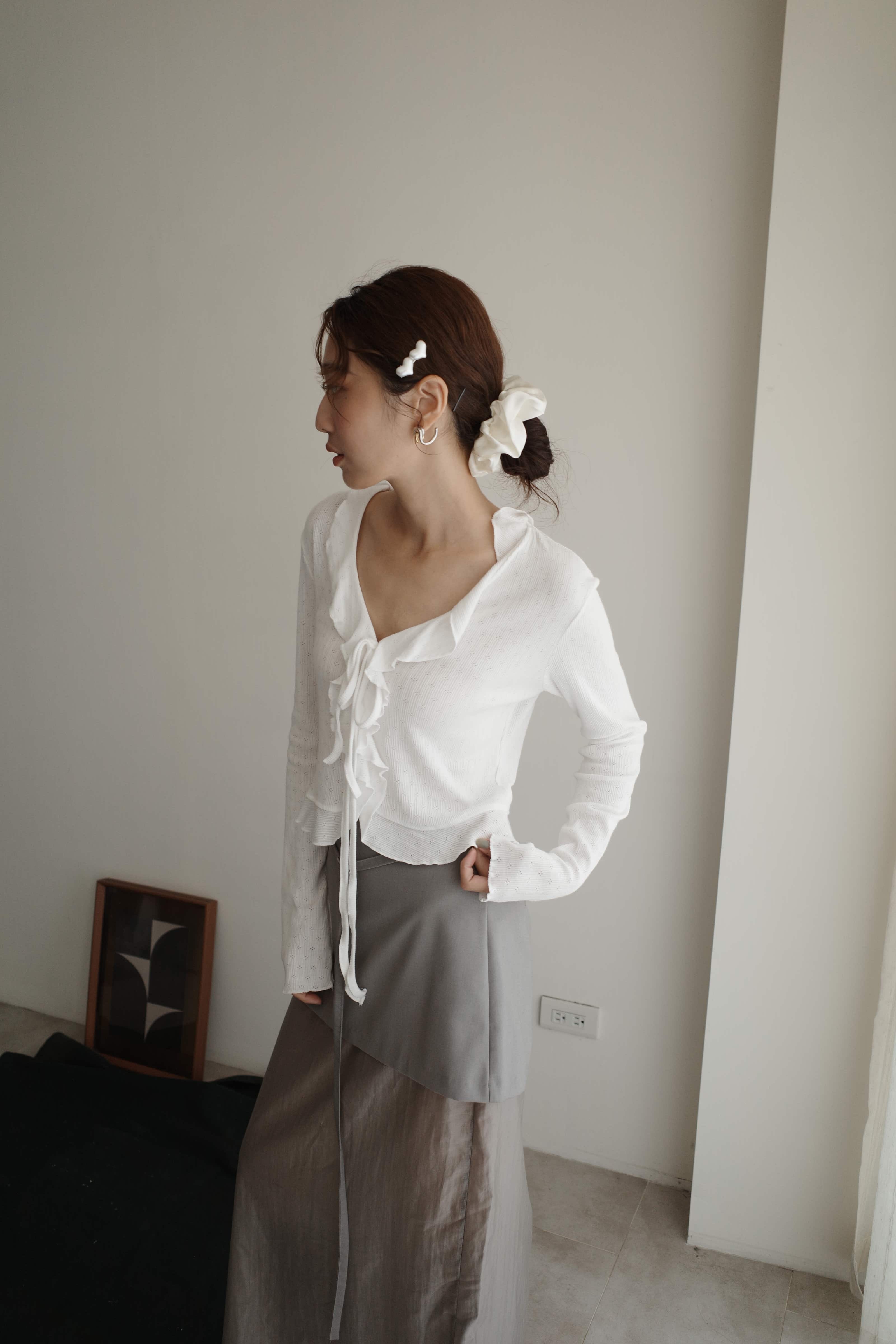 荷葉邊綁帶上衣