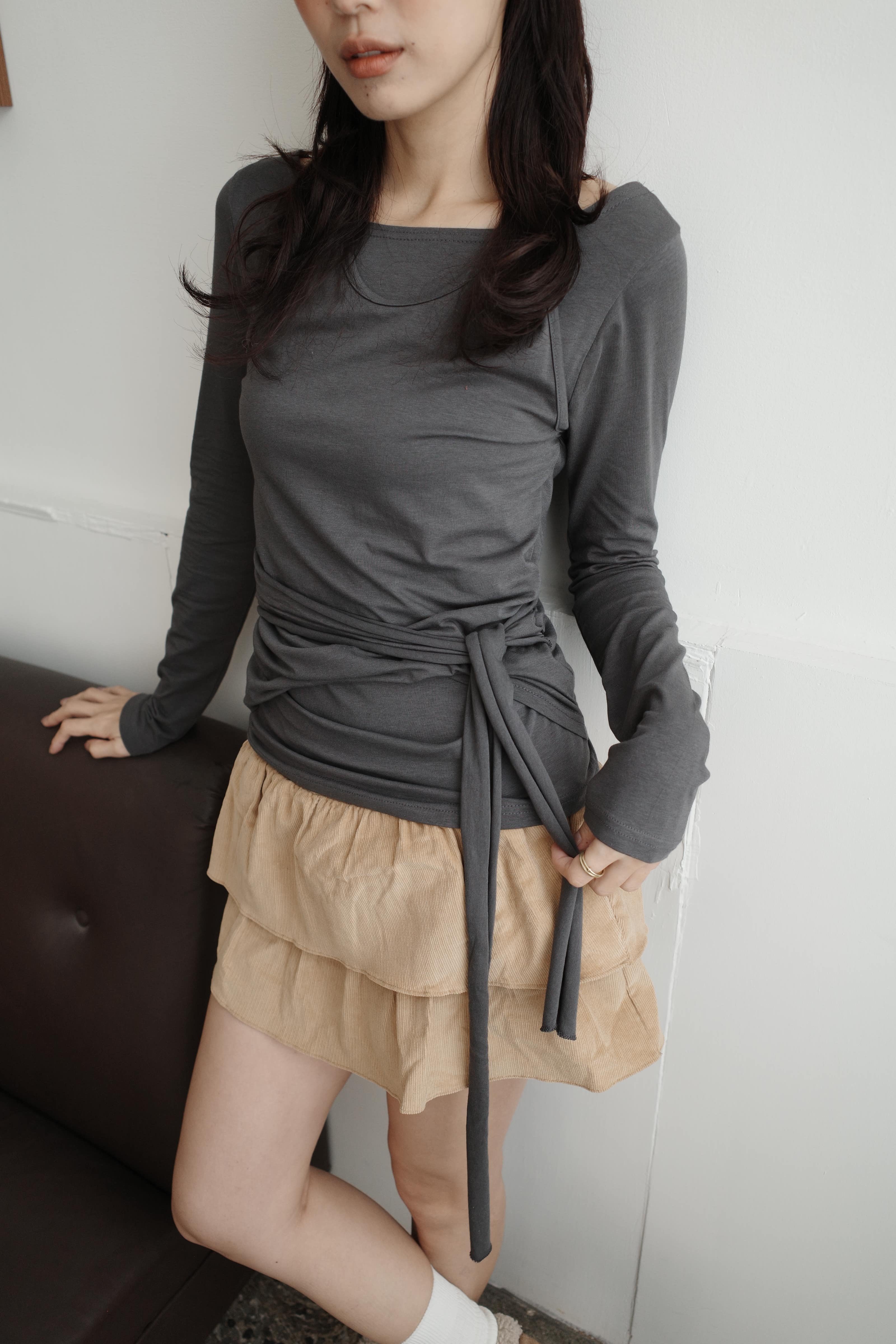 設計繞脖下綁帶棉質上衣