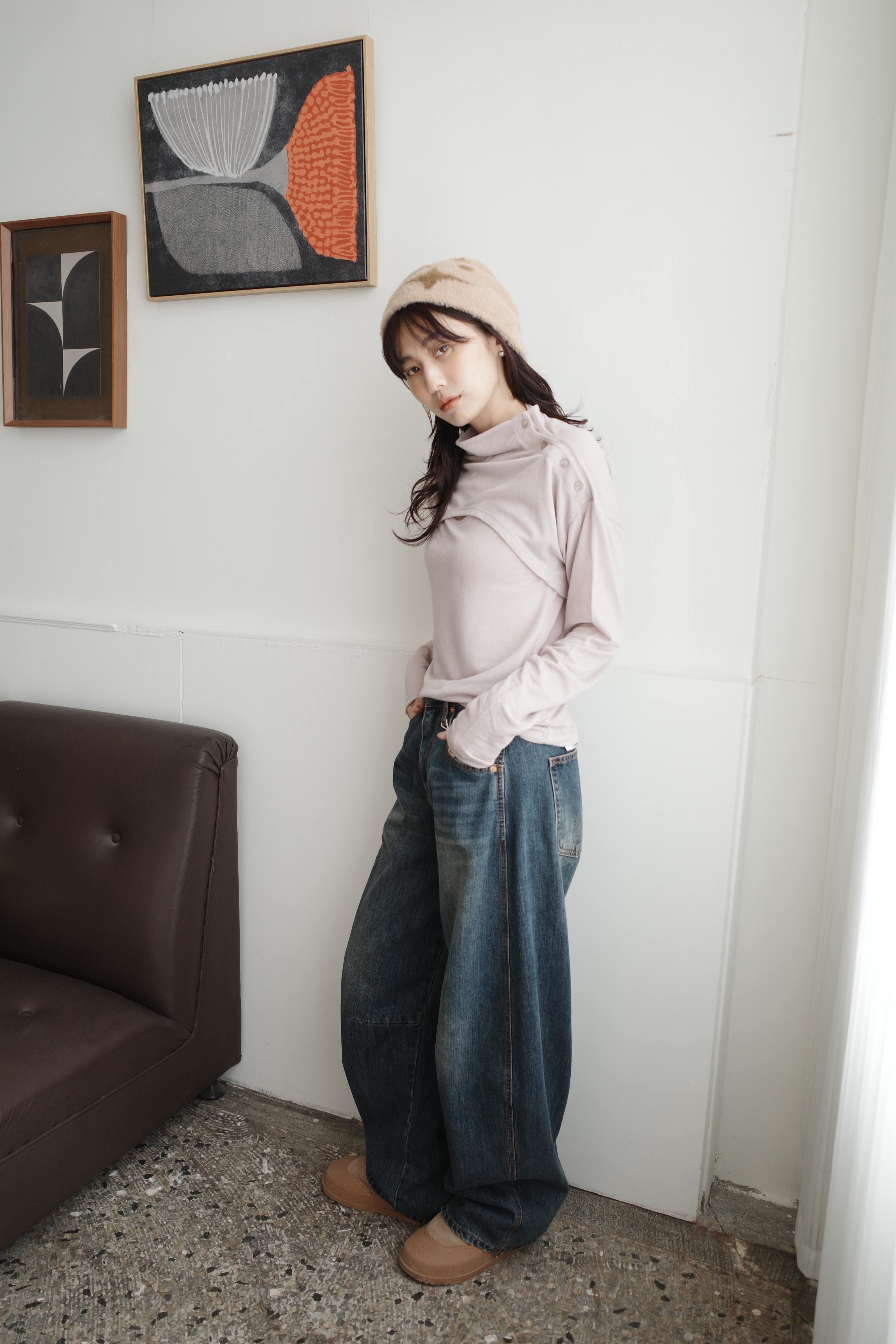 垂墜不規則刷色小彎刀牛仔褲