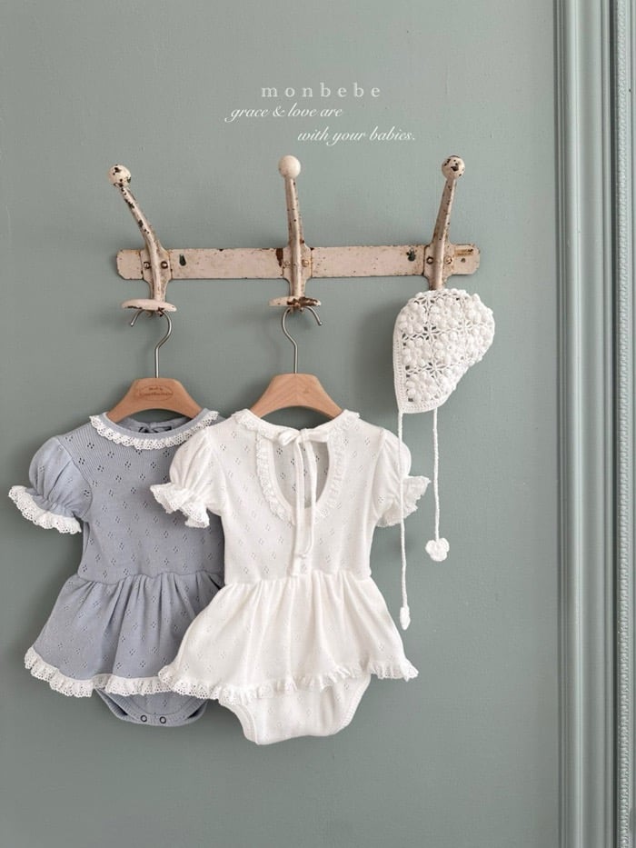 蕾絲滾邊小刺繡澎袖包屁裙(2color)