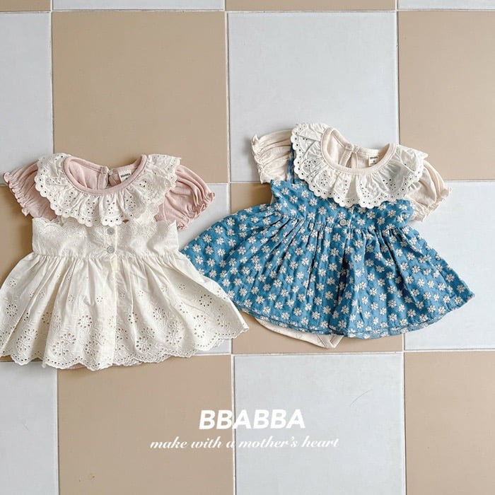 蕾絲領愛心刺繡包屁衣