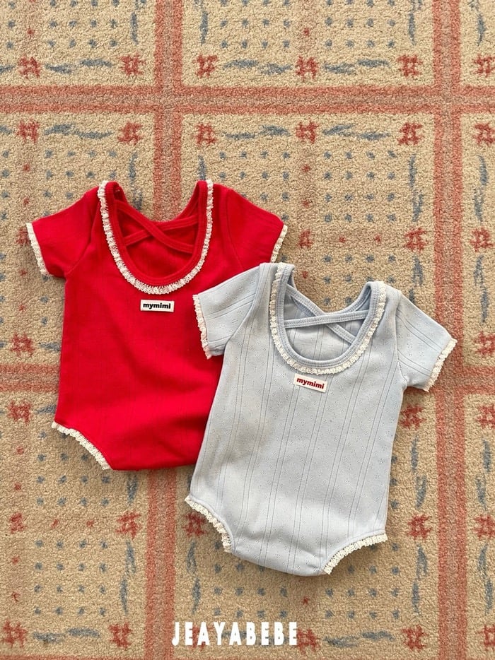 小刺繡蕾絲滾邊後交叉包屁衣