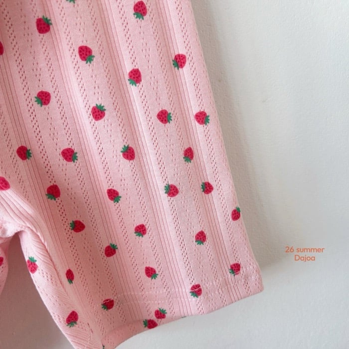 壓紋草莓上衣+6分褲套裝(2color)