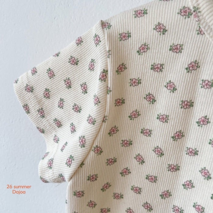 水繪感花朵上衣+6分褲套裝(2color)