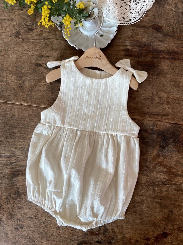 立體蝴蝶結蕾絲紋理包屁衣*現貨米S