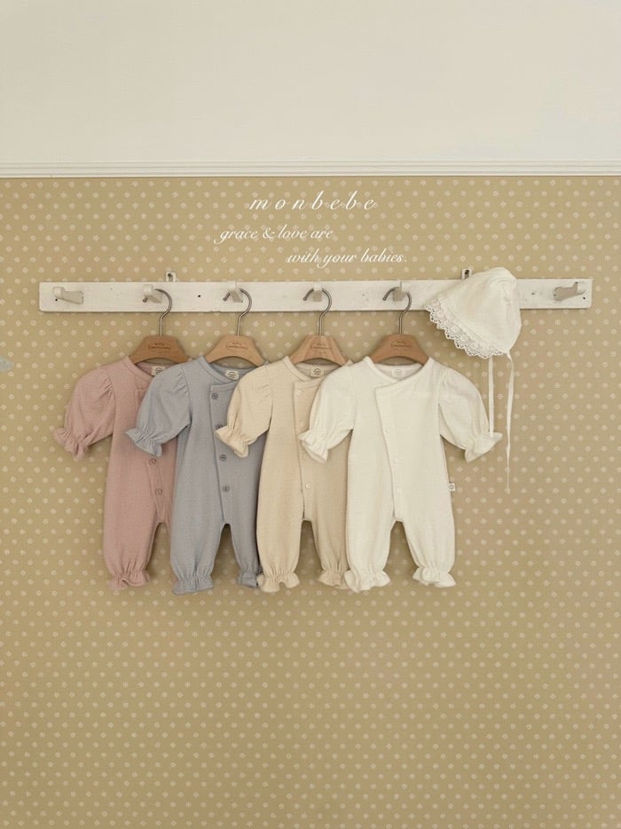 小刺繡花捲邊新生兒服