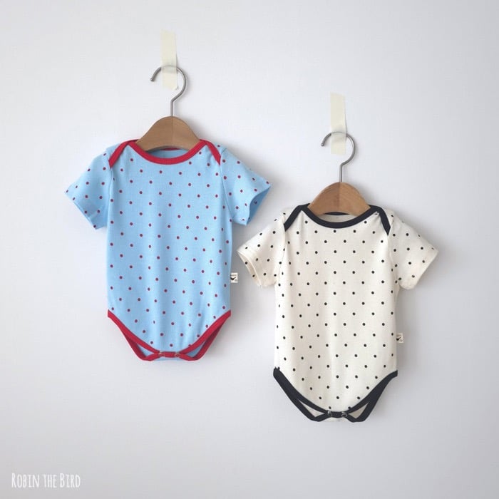 撞色點點包屁衣