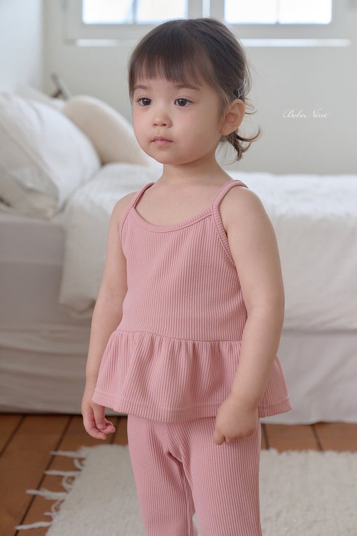 細肩壓紋傘擺背心+微喇叭褲套裝(3color)