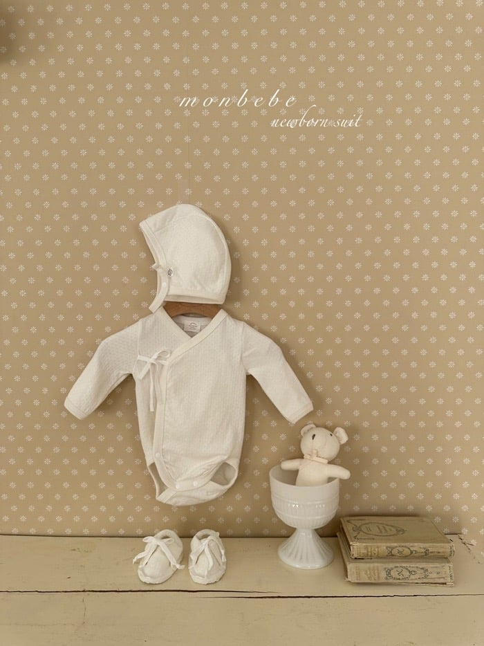 小刺繡側綁帶新生兒服/鈕扣帽