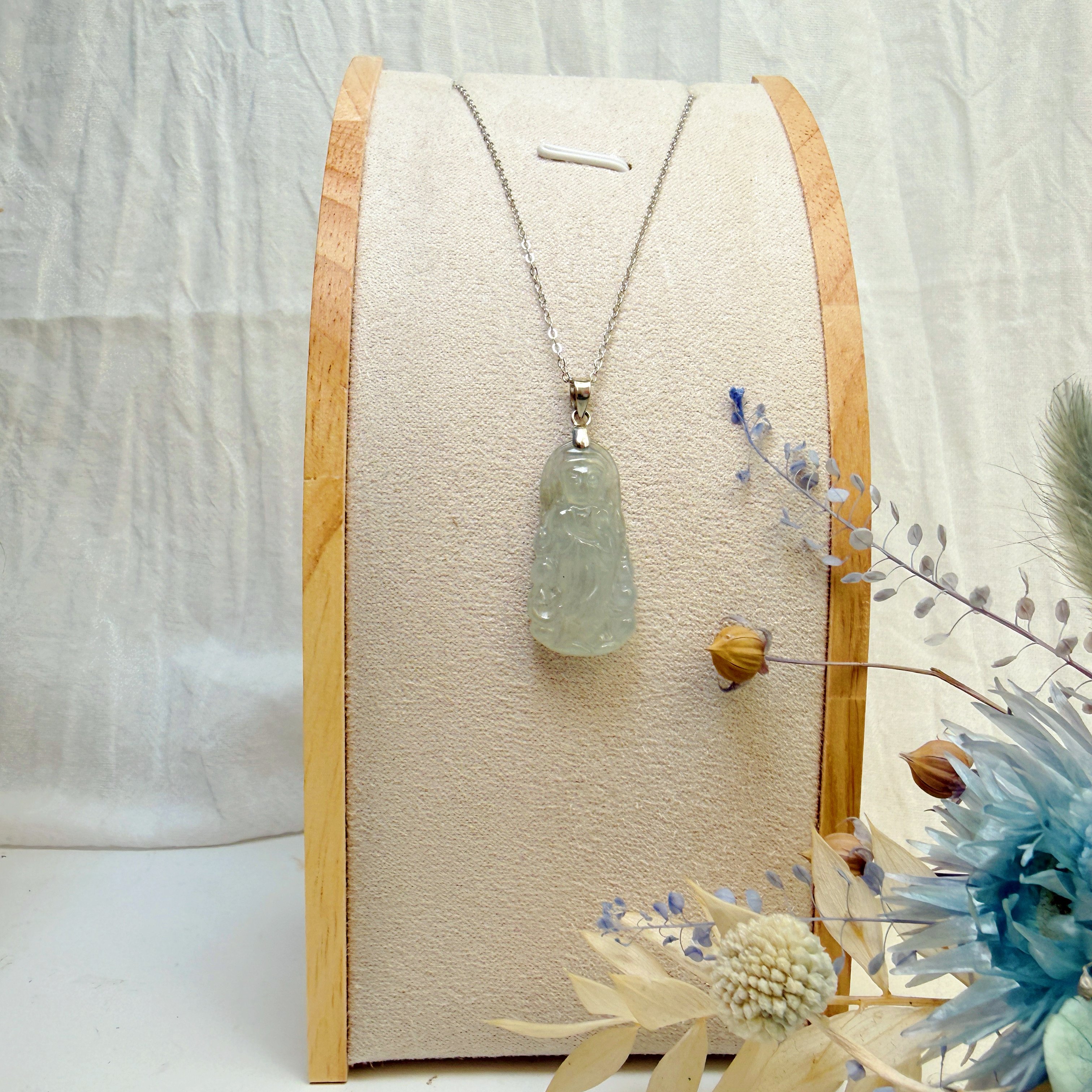 平安/吉祥/靜心-《冰種翡翠站立觀音項鍊》