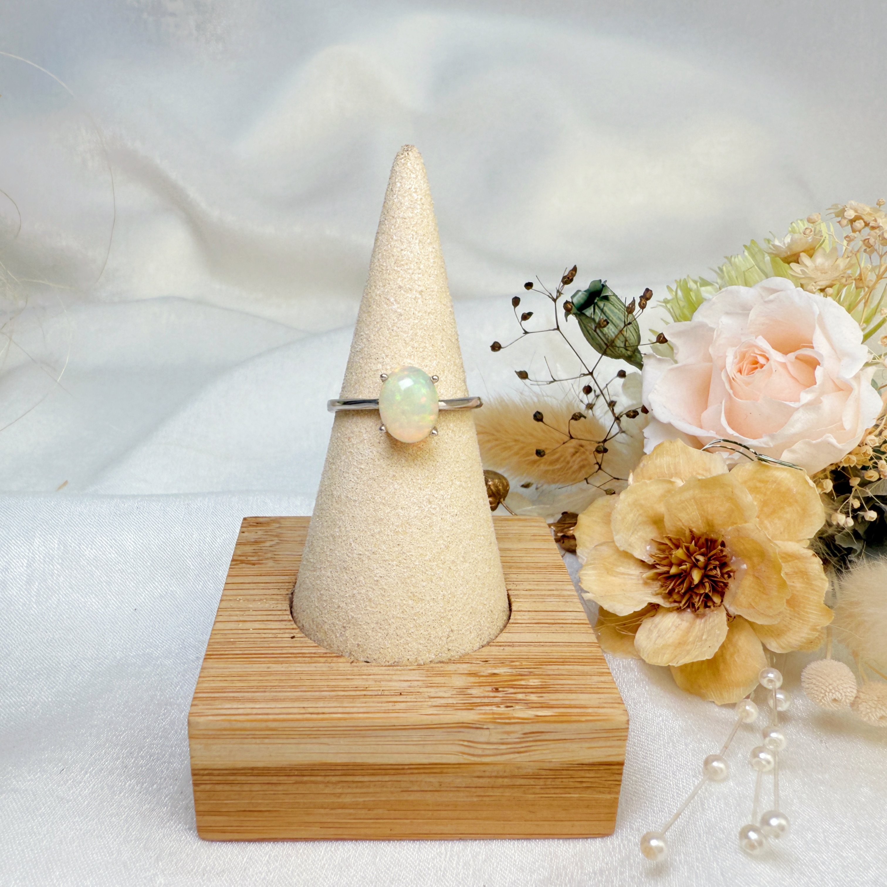 高遊彩/經典款-《橢圓簡約蛋白石戒指》