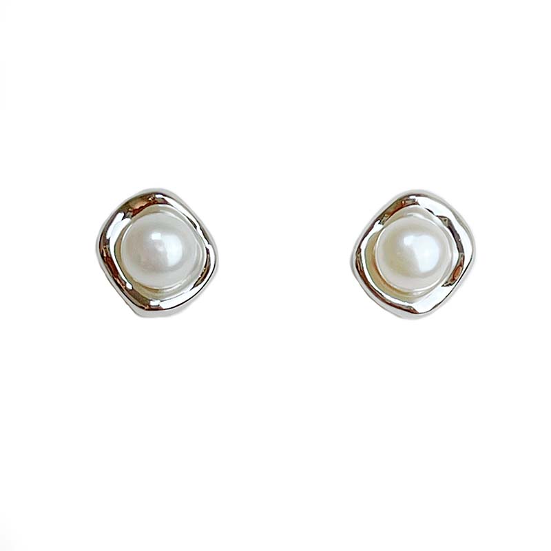 輕奢珠寶-《不規則方型台珍珠耳針》