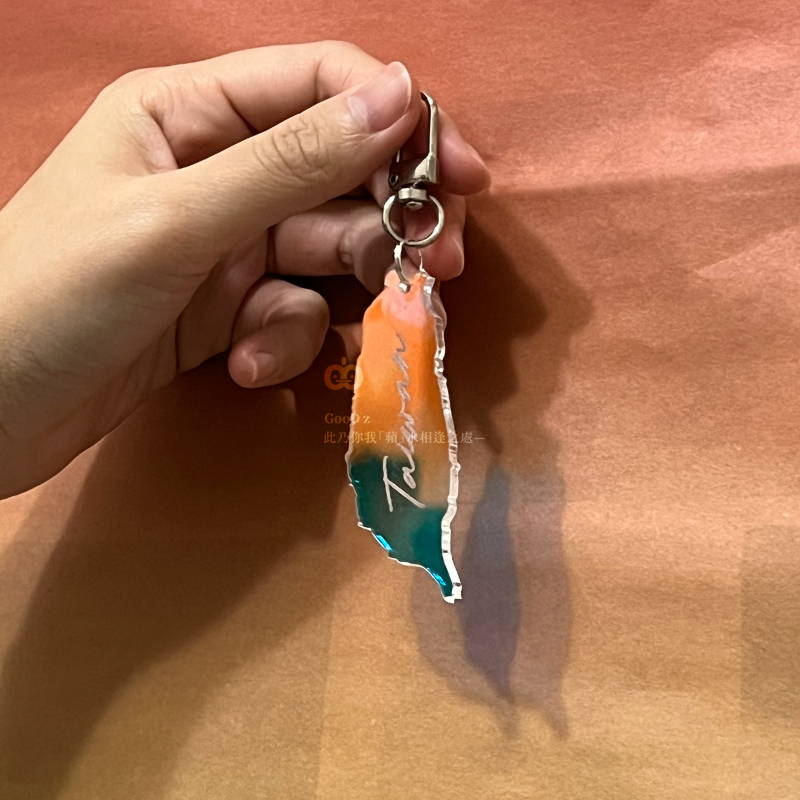 台灣吊飾 虹彩 仿玻璃 鑰匙圈 紀念品 送禮 掛飾 裝飾 Taiwan 可愛小物 文具 文創 手作DIY