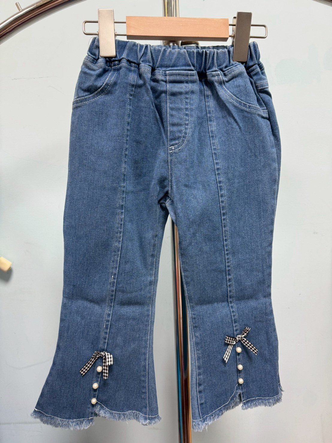【Pearl Bow 韓系◆喇叭◆牛仔.俏皮珍珠蝴蝶結點綴｜長褲】