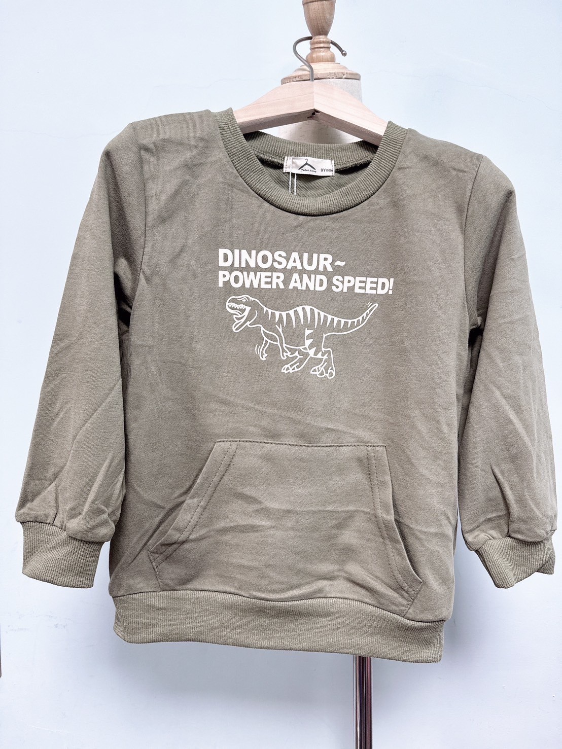【DINOSAUR 韓系◆流線棉◆咖綠色.恐龍文字袋鼠口袋｜薄衛衣】