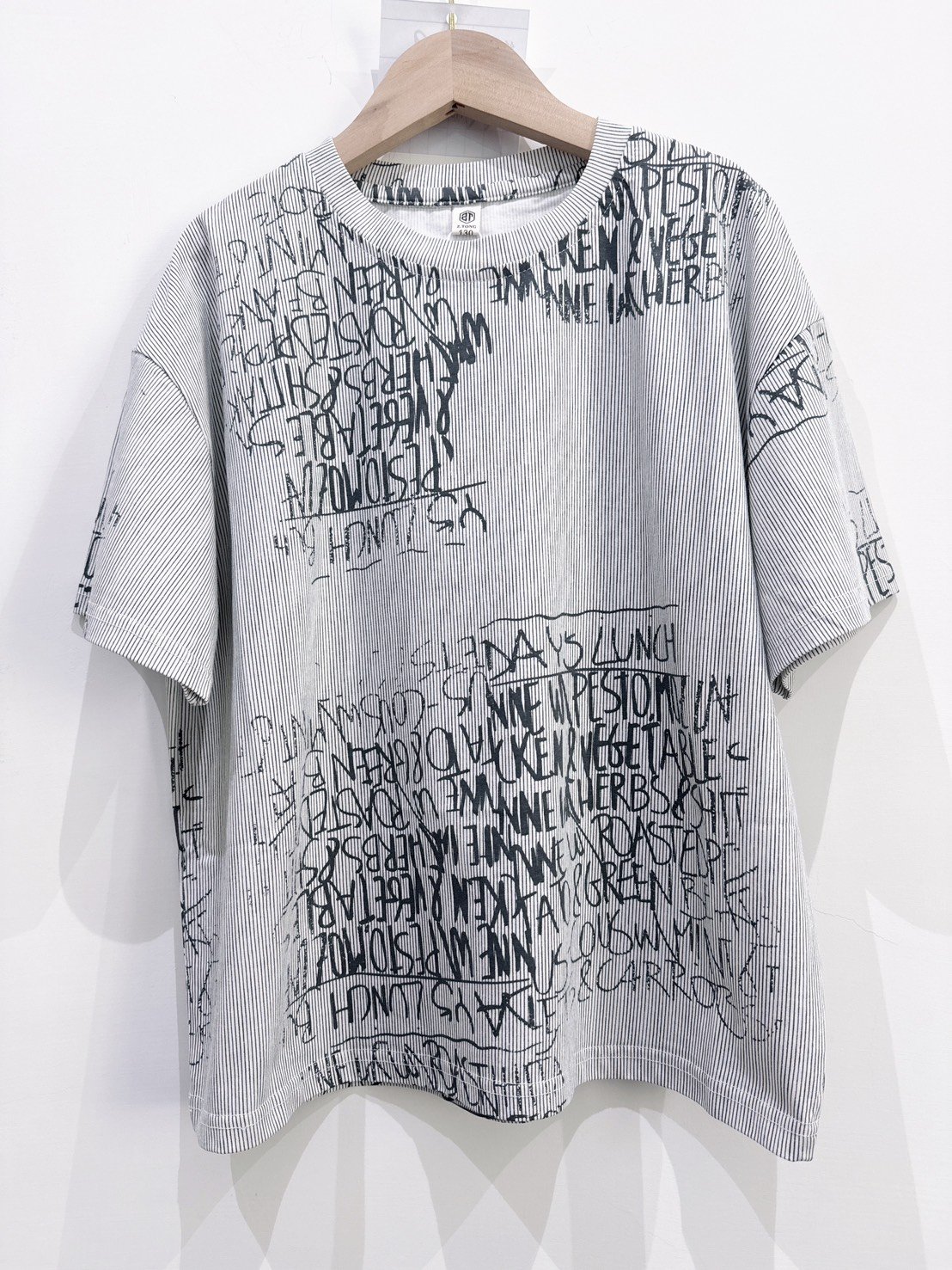 【Graffiti stripes滿版線條手寫塗鴉｜短T】