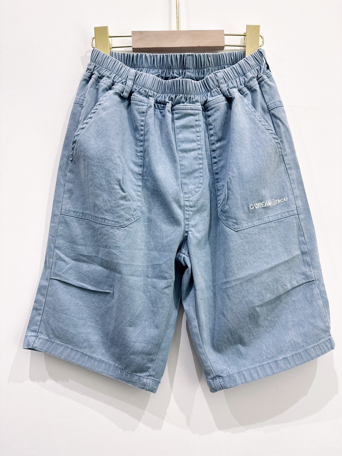 【Denim casual輕薄款丹寧簡單印字｜短褲】