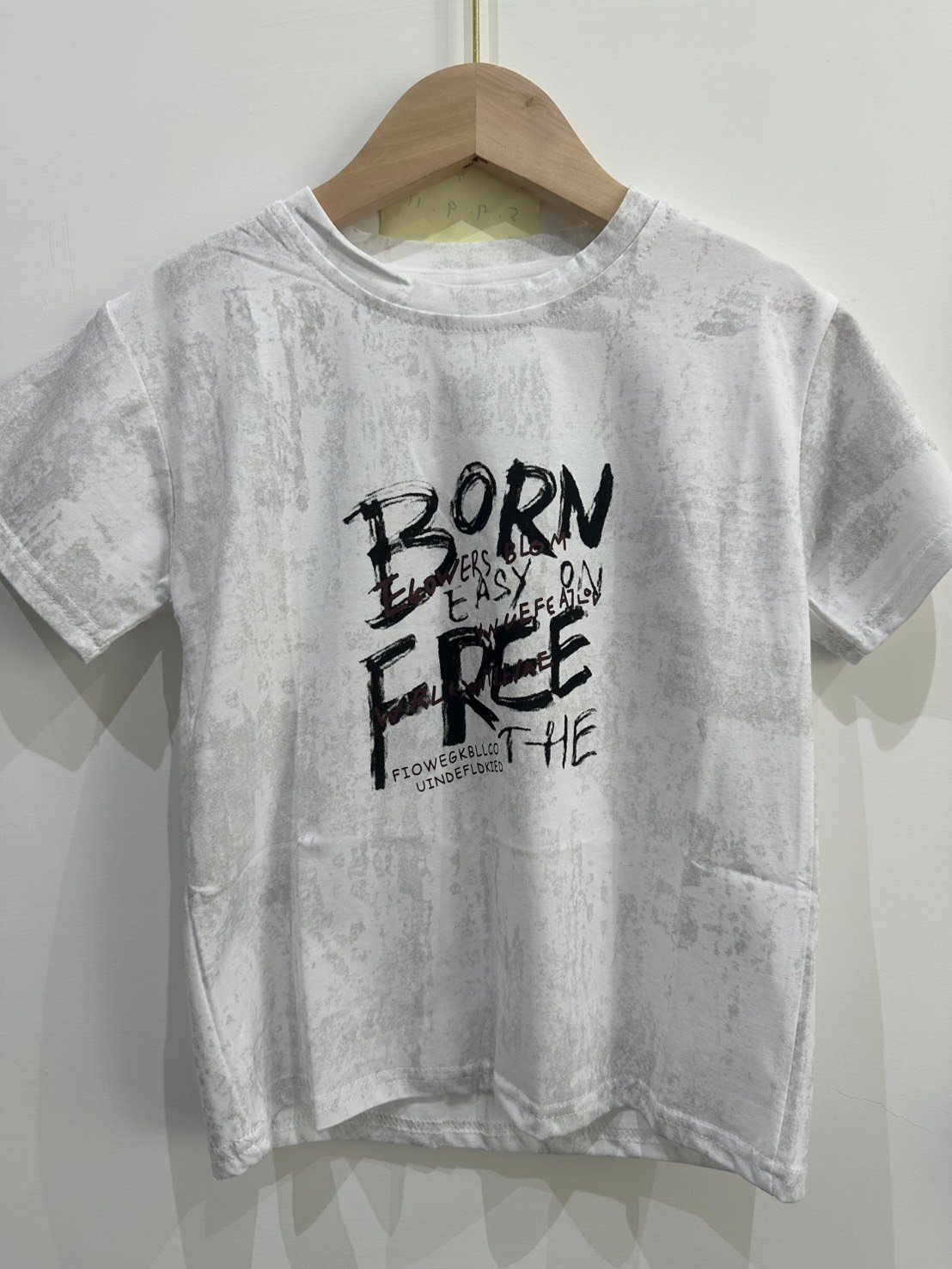 【BORN FREE｜印字個性滿版刷紋｜短T】