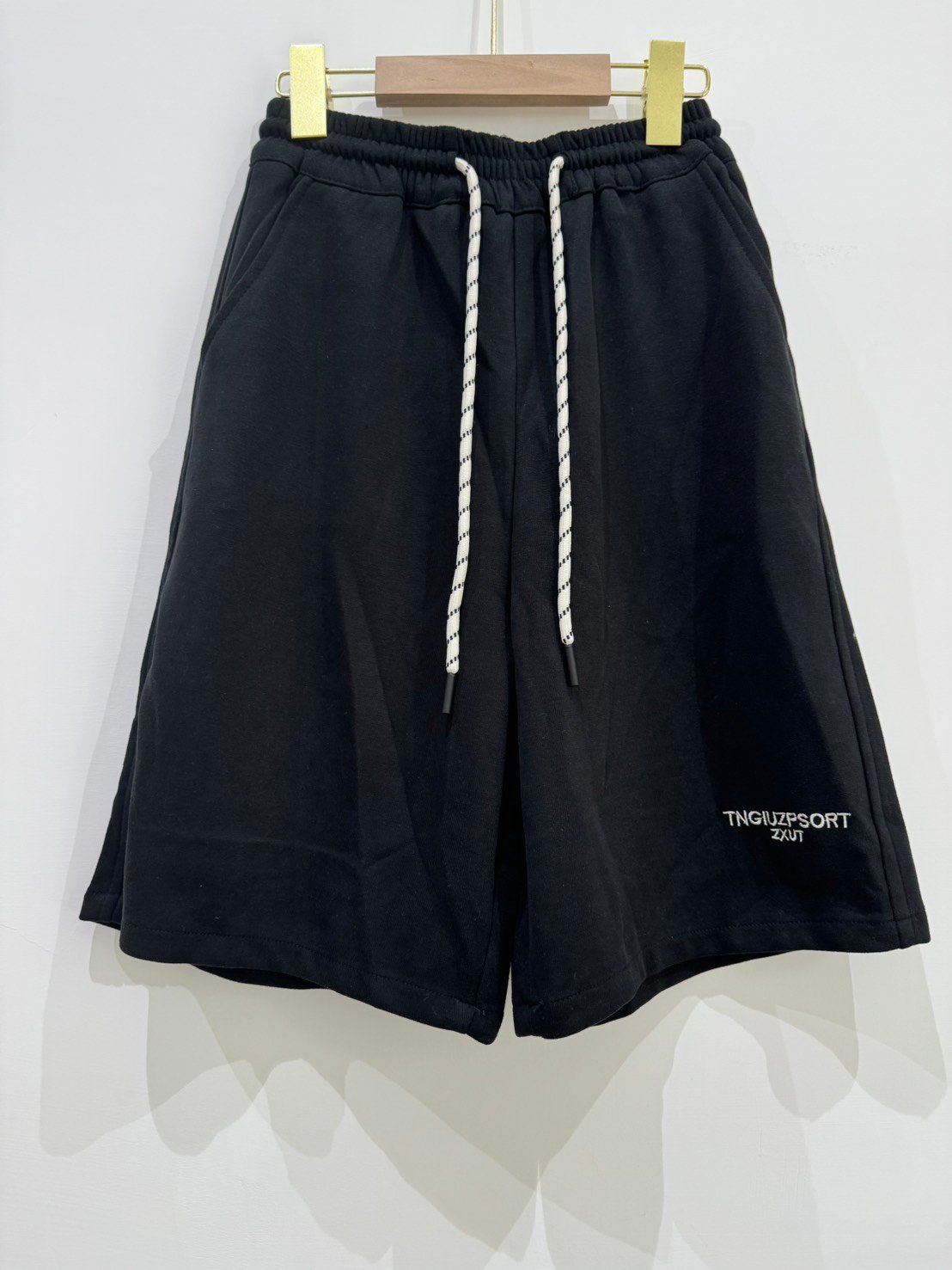 【TNGUZESPORT素色運動休閒｜短褲】