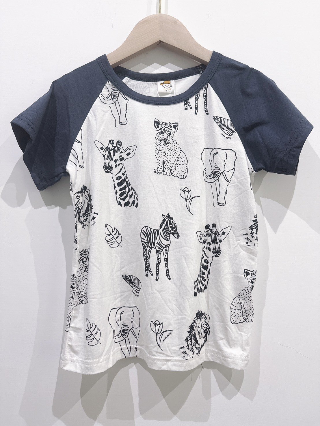 【Animal family滿版動物插畫拼接袖｜短T】