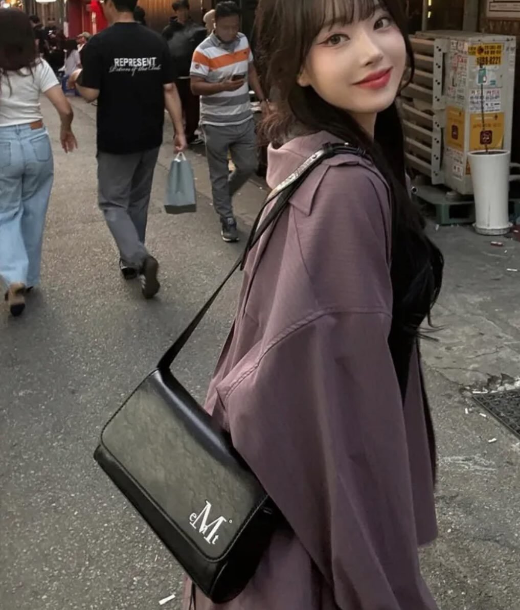 韓國🇰🇷 Mucent Banon 銀色鍍金方形肩背包