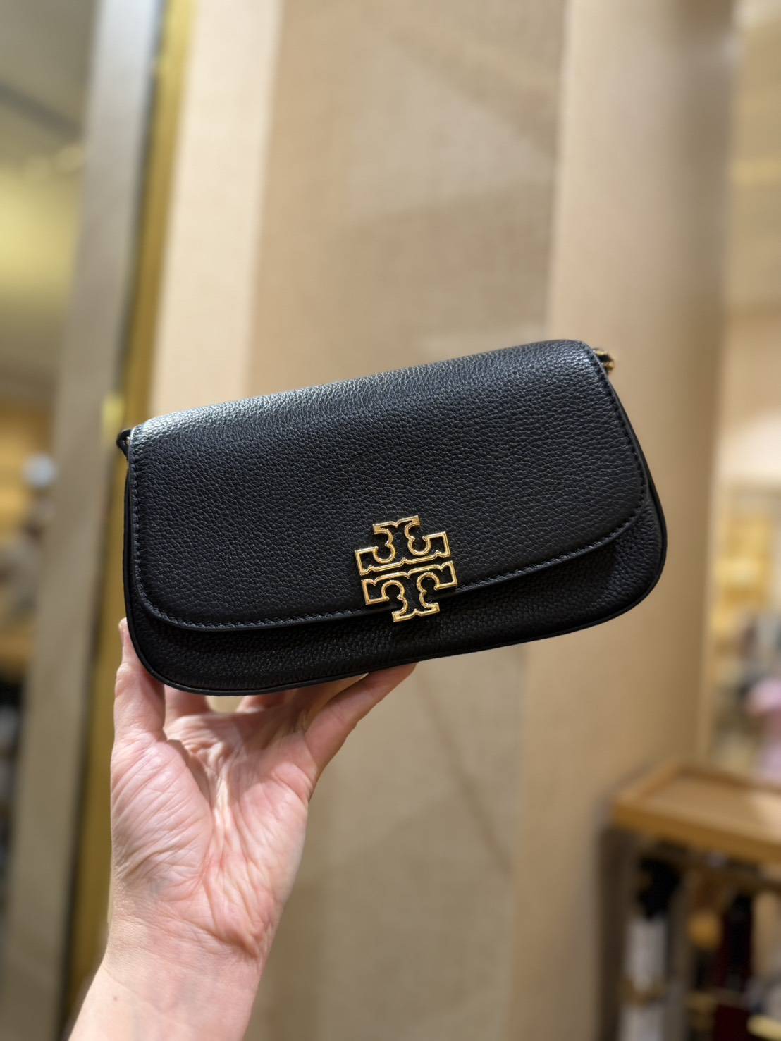 美國代購-Tory Burch Britten 荔枝紋法棍腋下包 美國代購-Tory Burch Britten 荔枝紋法棍腋下包