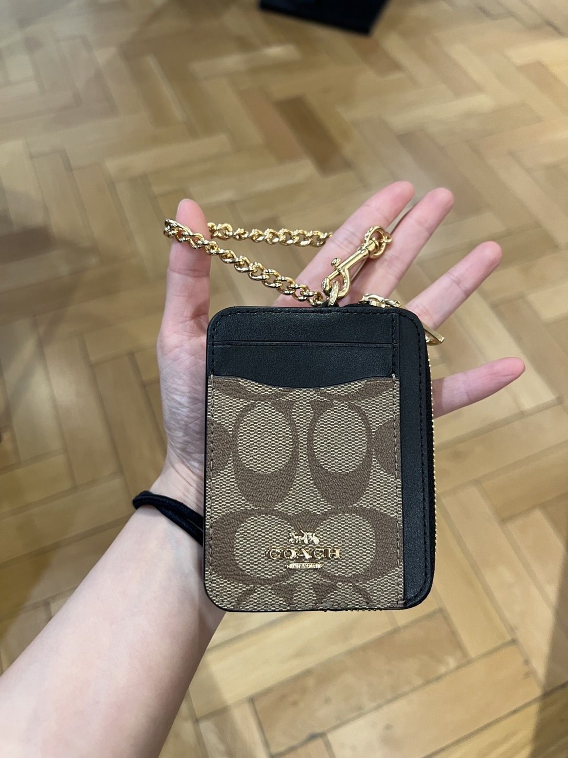 在台現貨— COACH 鏈帶小卡包老花深棕