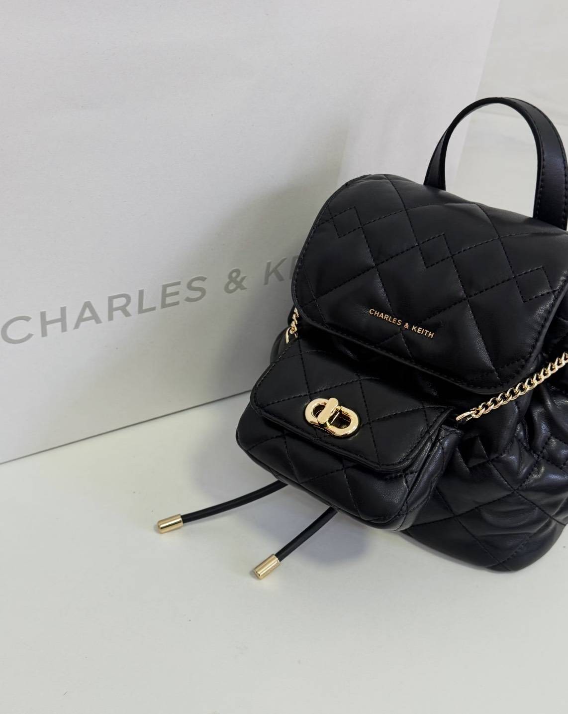 CHARLES & KEITH 小香風後背包附小廢包