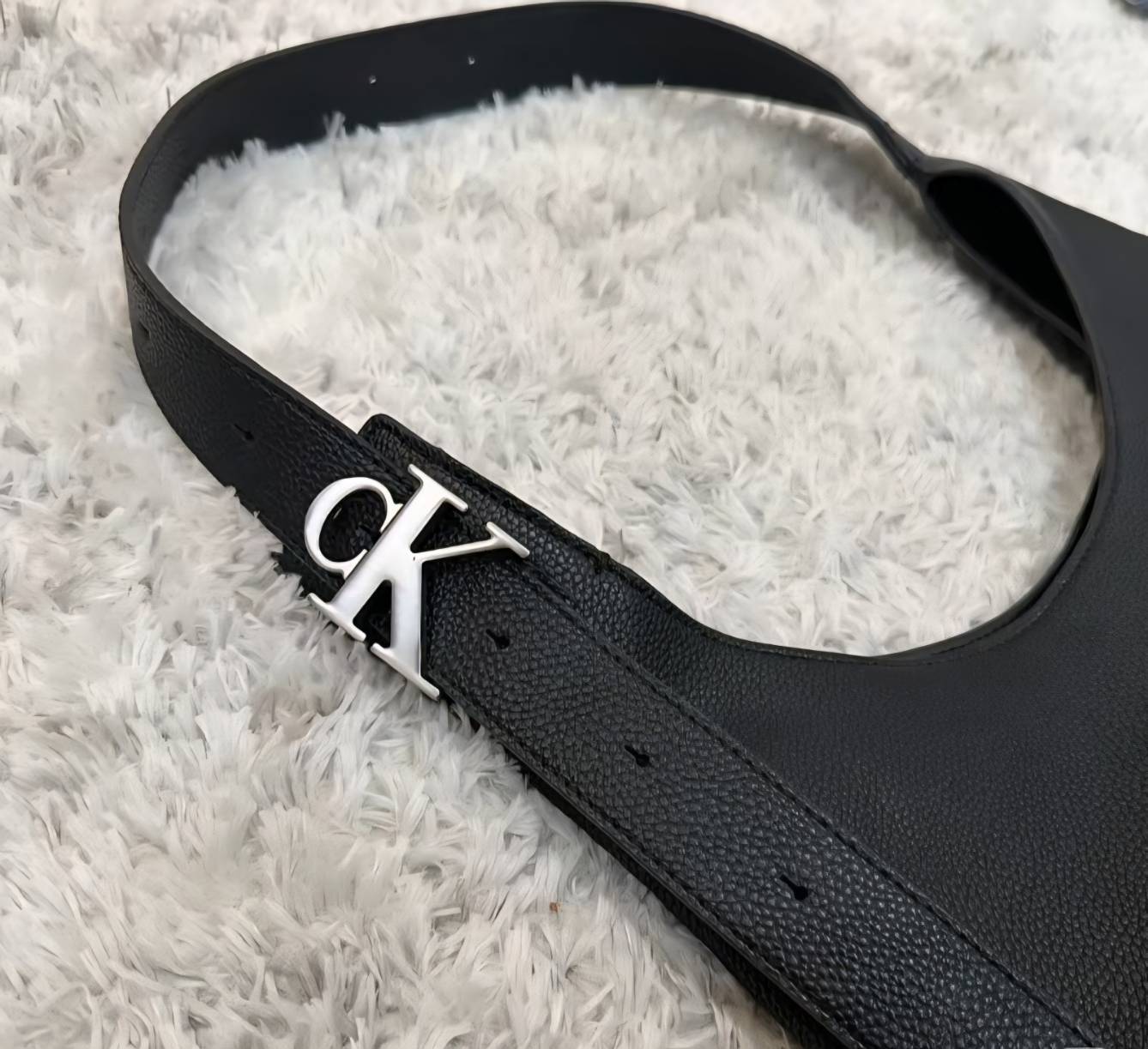 Calvin Klein 大號Hobo腋下包(已匯款訂金)