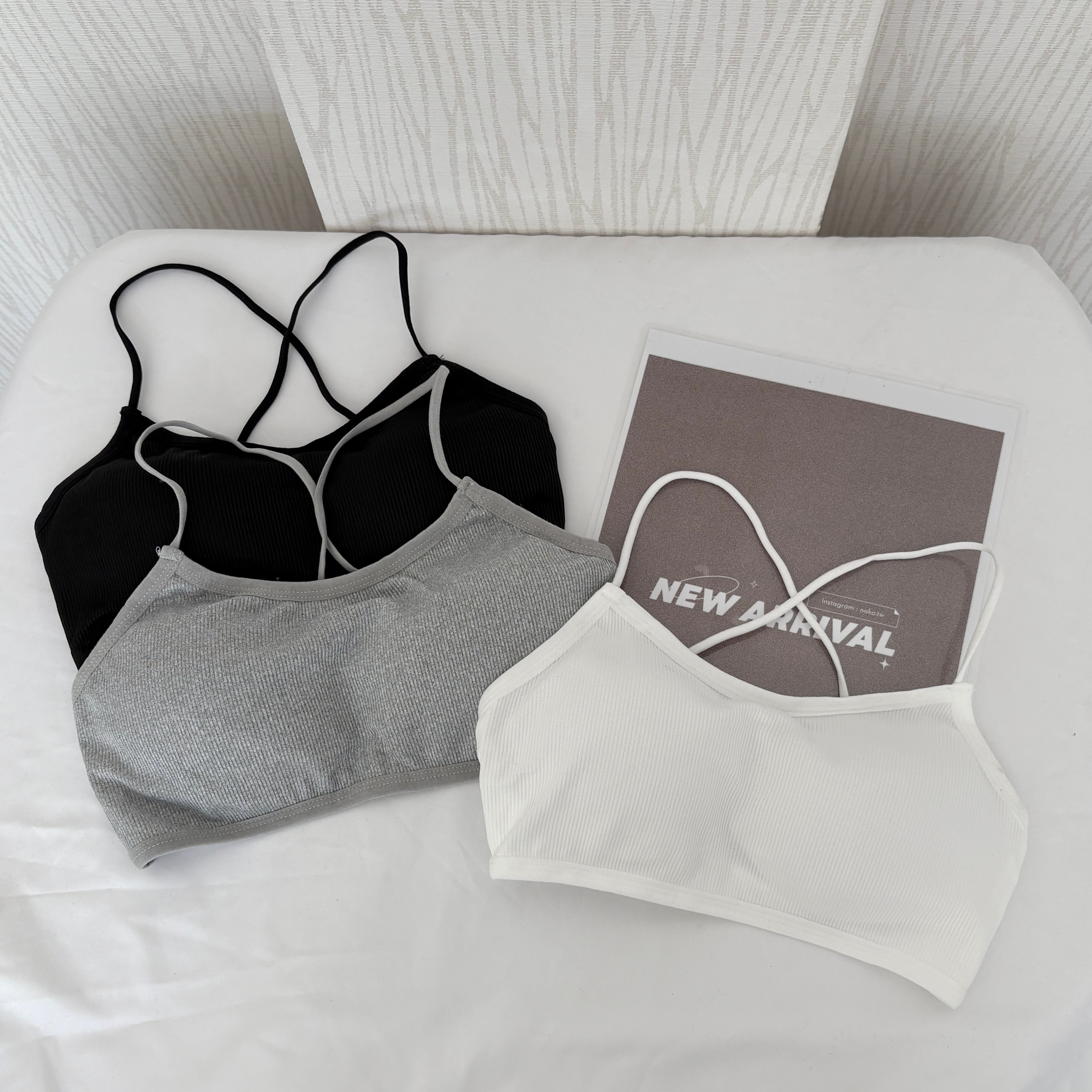 細肩交叉美背打底背心內衣