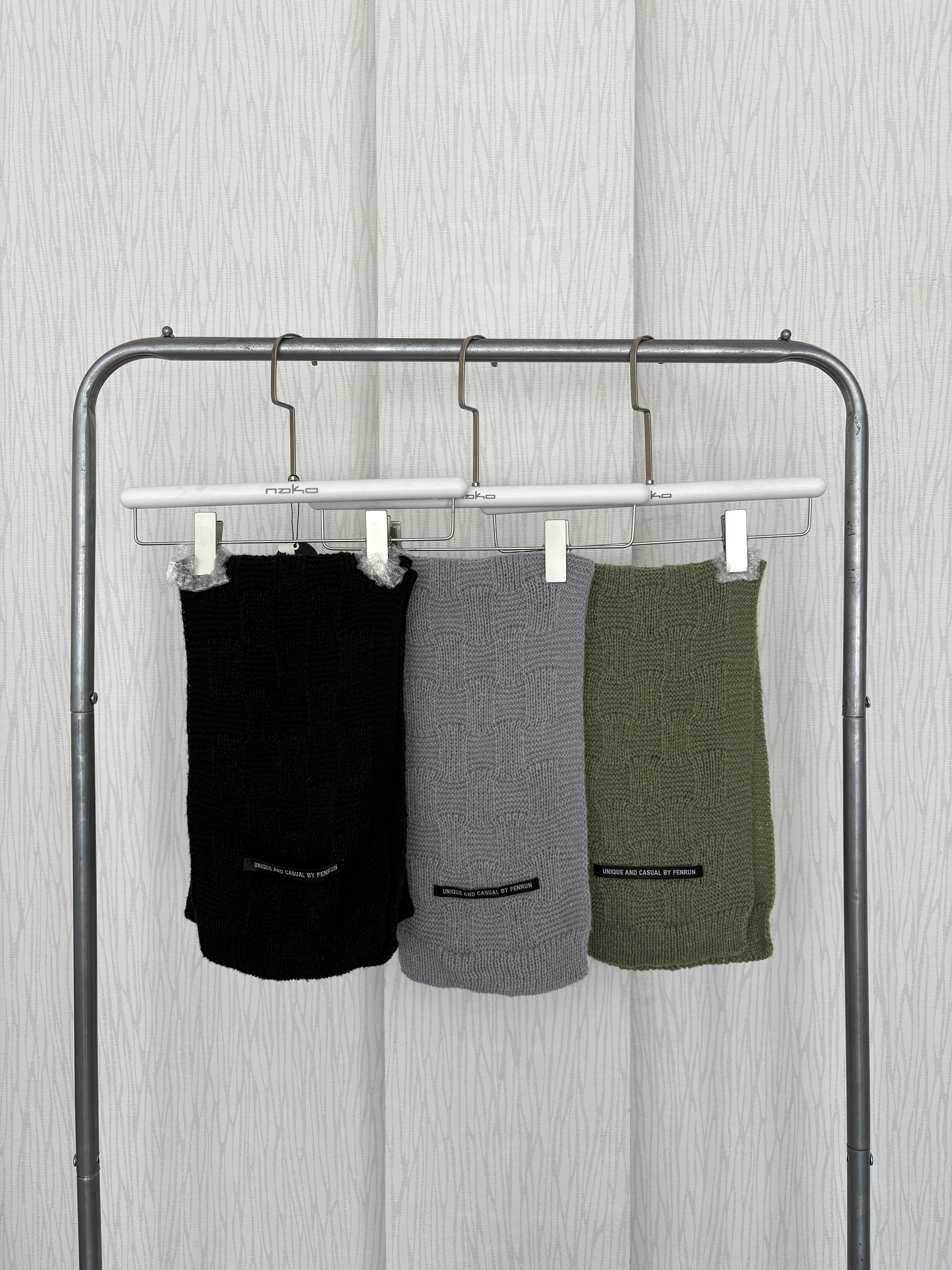 【限量現貨】編織格子布標針織圍巾